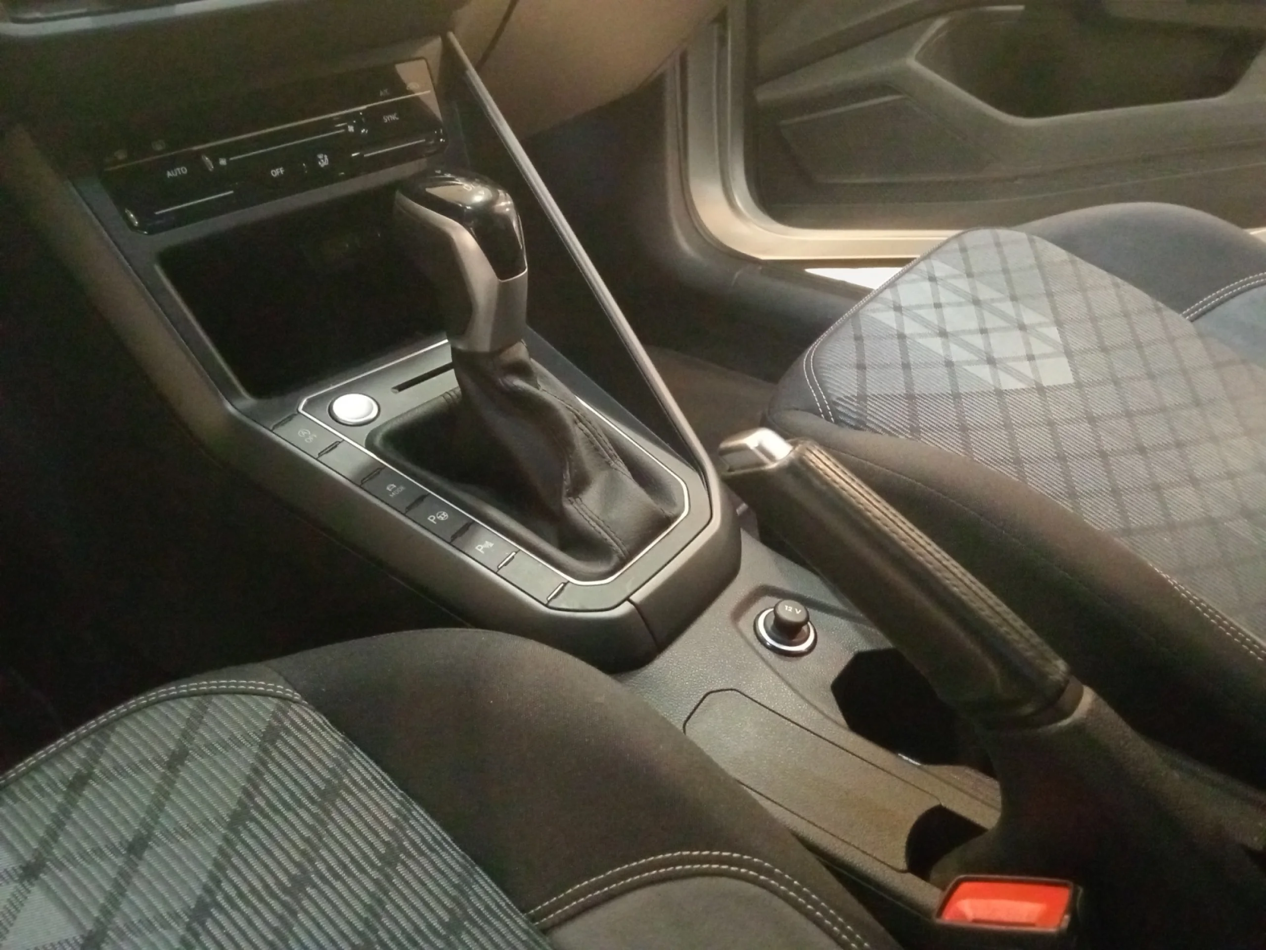 VOLKSWAGEN TAIGO R LINE 1.0 TSI 81KW (110CV) DSG - Foto 14