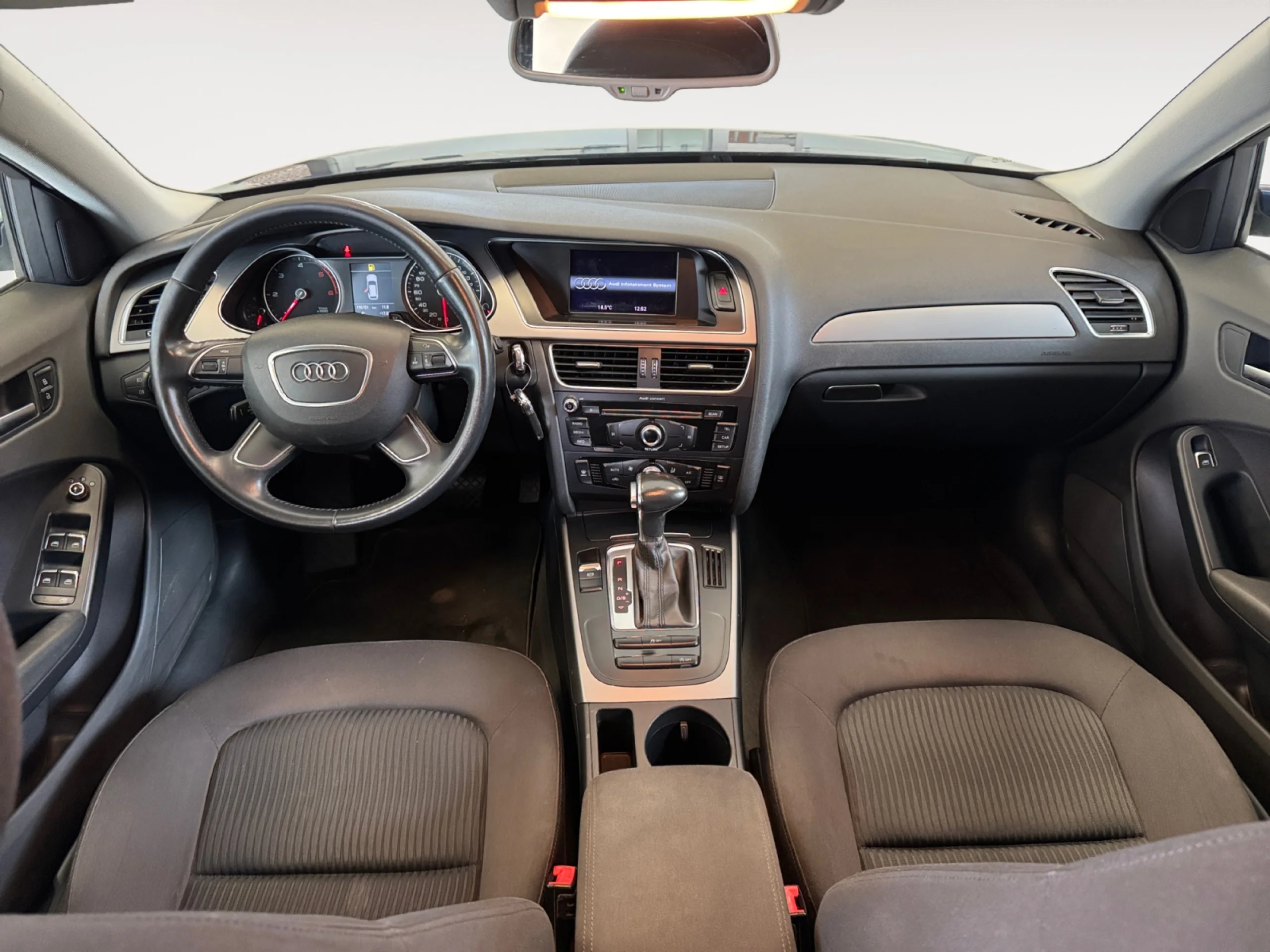 AUDI A4 AVANT 2.0 TDI 150 MULTITR S LINE EDITION - Foto 4