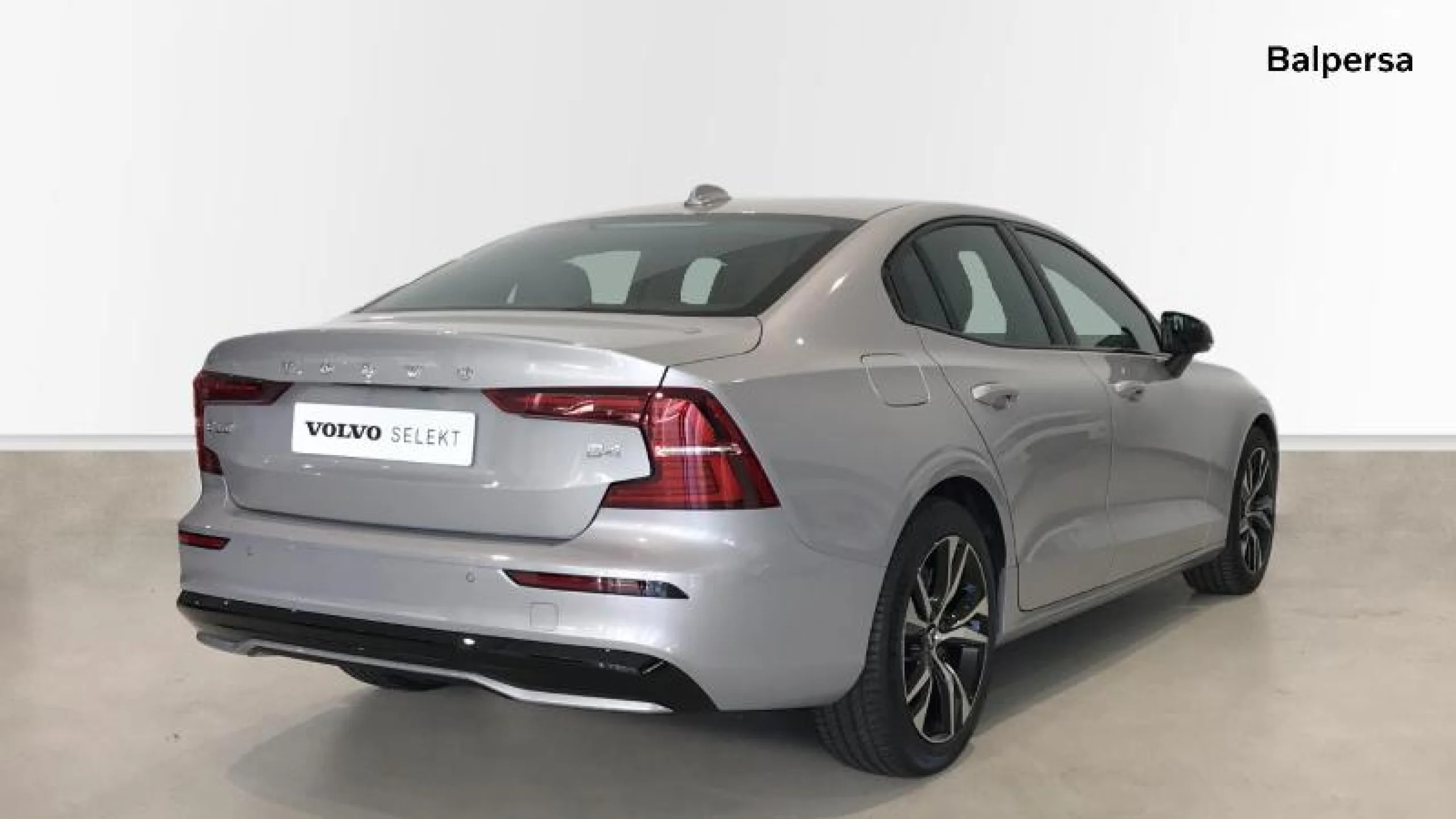 VOLVO S60 B4(G) FWD PLUS DARK AUTO - Foto 7
