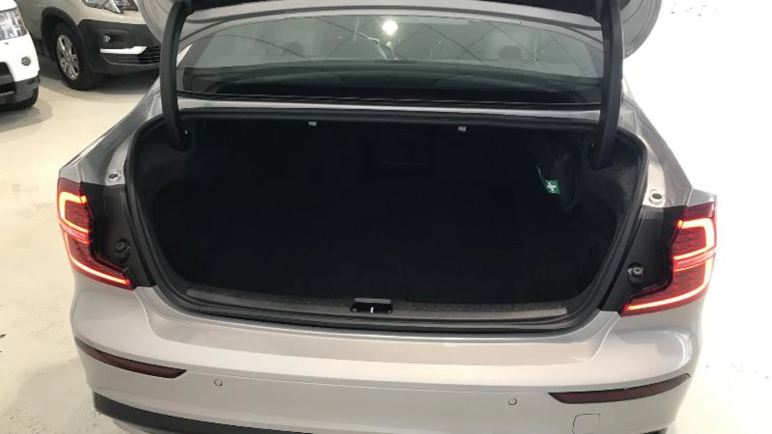 VOLVO S60 B4(G) FWD PLUS DARK AUTO - Foto 11