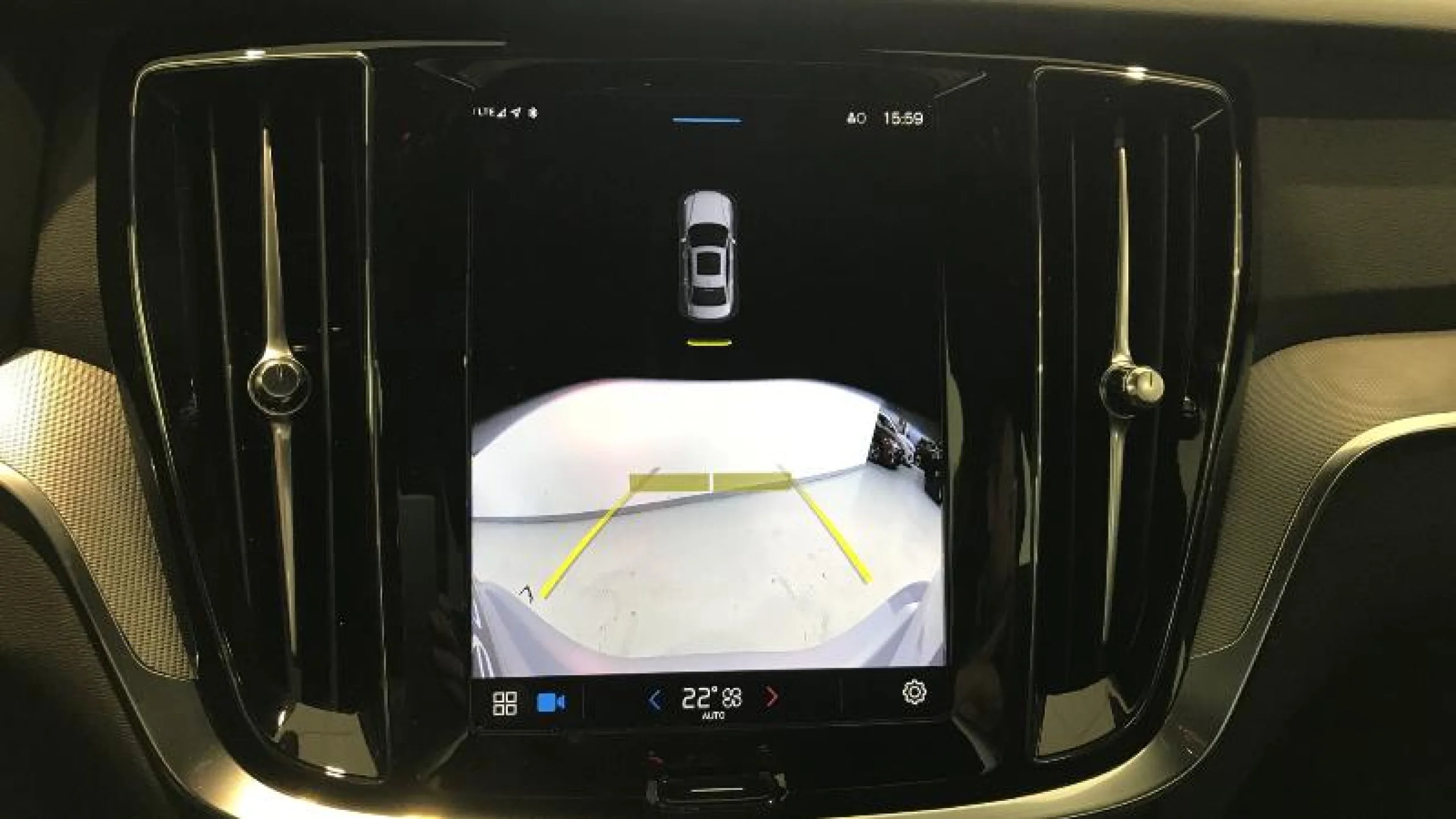 VOLVO S60 B4(G) FWD PLUS DARK AUTO - Foto 18