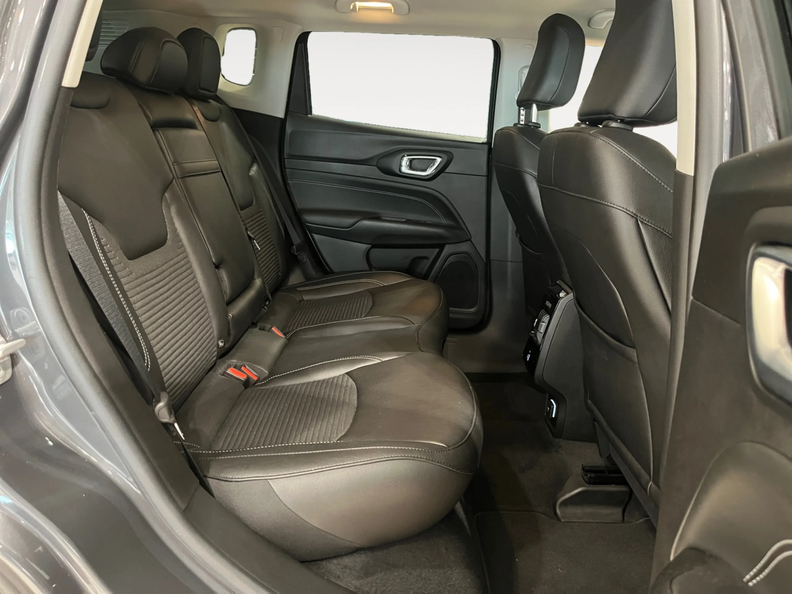 JEEP COMPASS 1.3 PHEV 140KW (190CV) LIMITED AT AWD - Foto 6