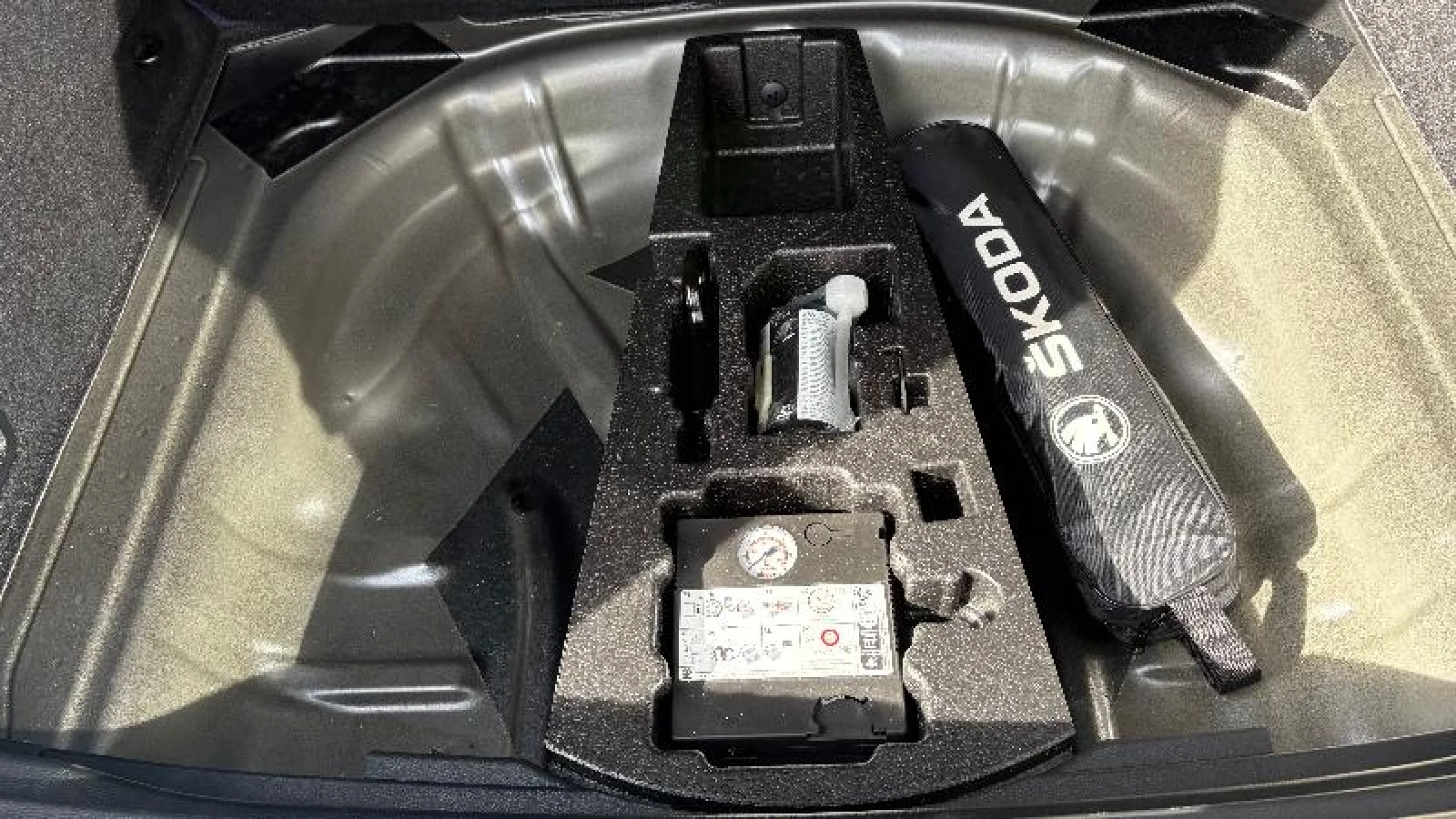 SKODA KAROQ 1.5 TSI 110KW (150CV) ACT STYLE - Foto 26