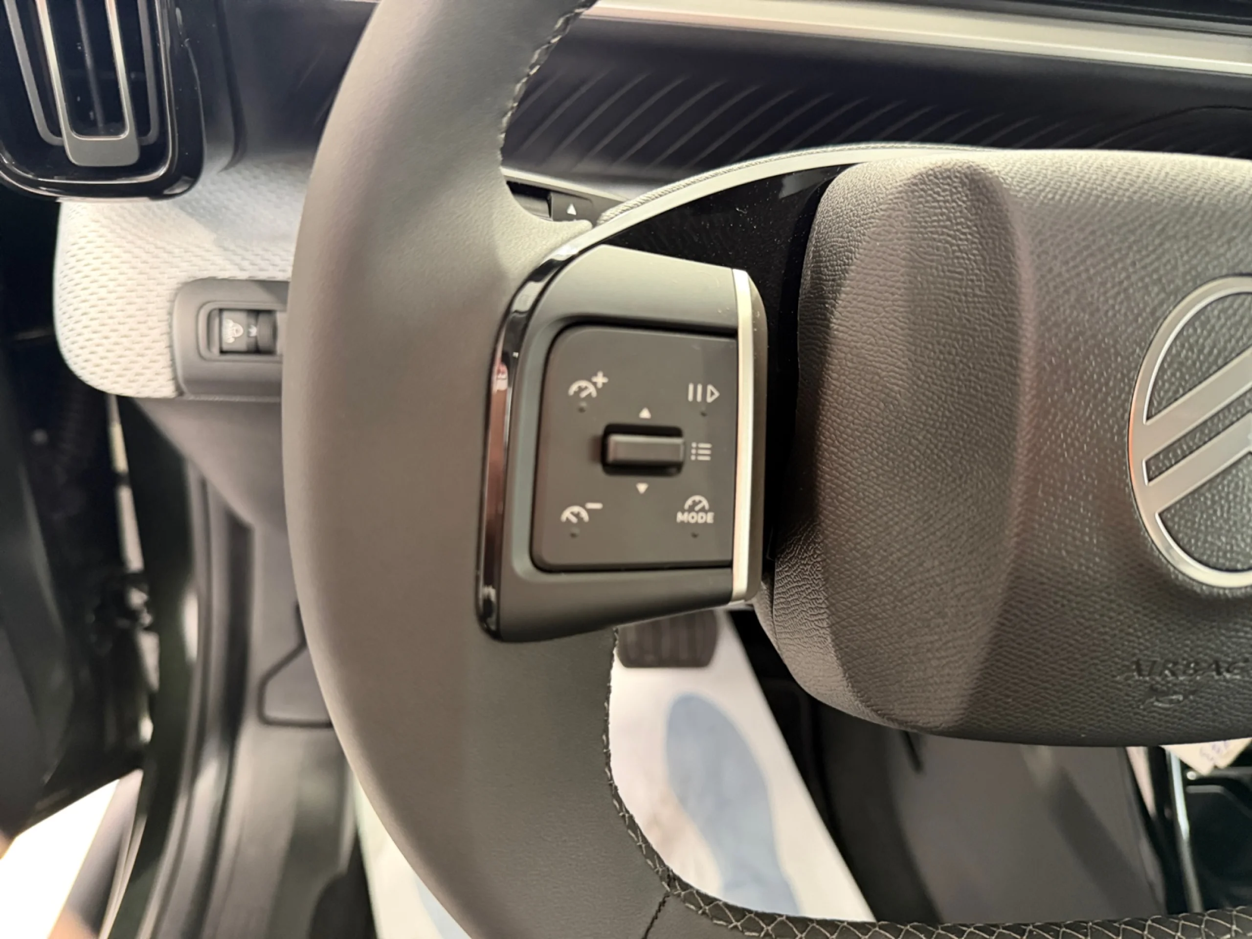 CITROEN C3 AIRCROSS HYBRID 145 Ë DCS6 MAX - Foto 9