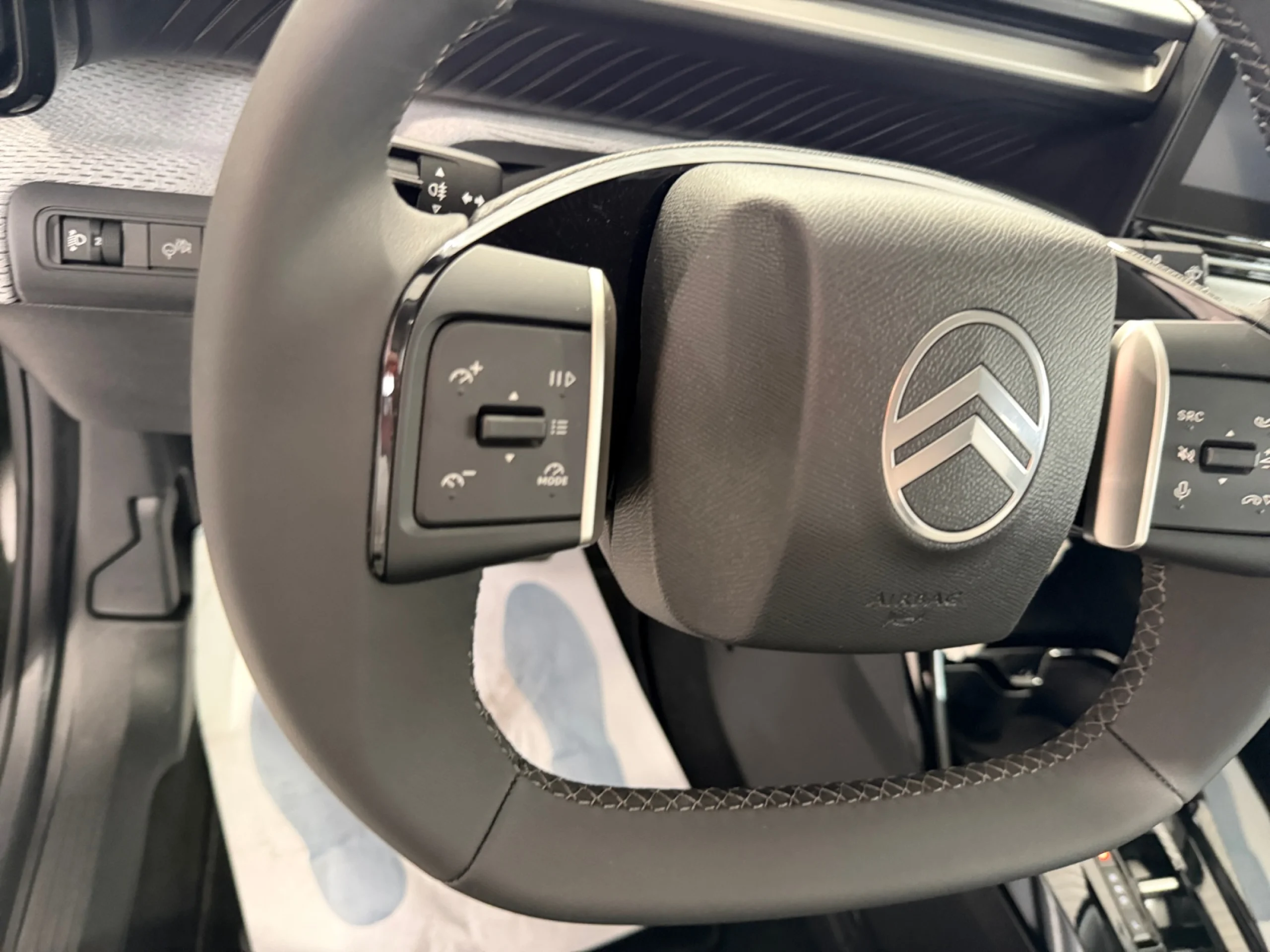 CITROEN C3 AIRCROSS HYBRID 145 Ë DCS6 MAX - Foto 12