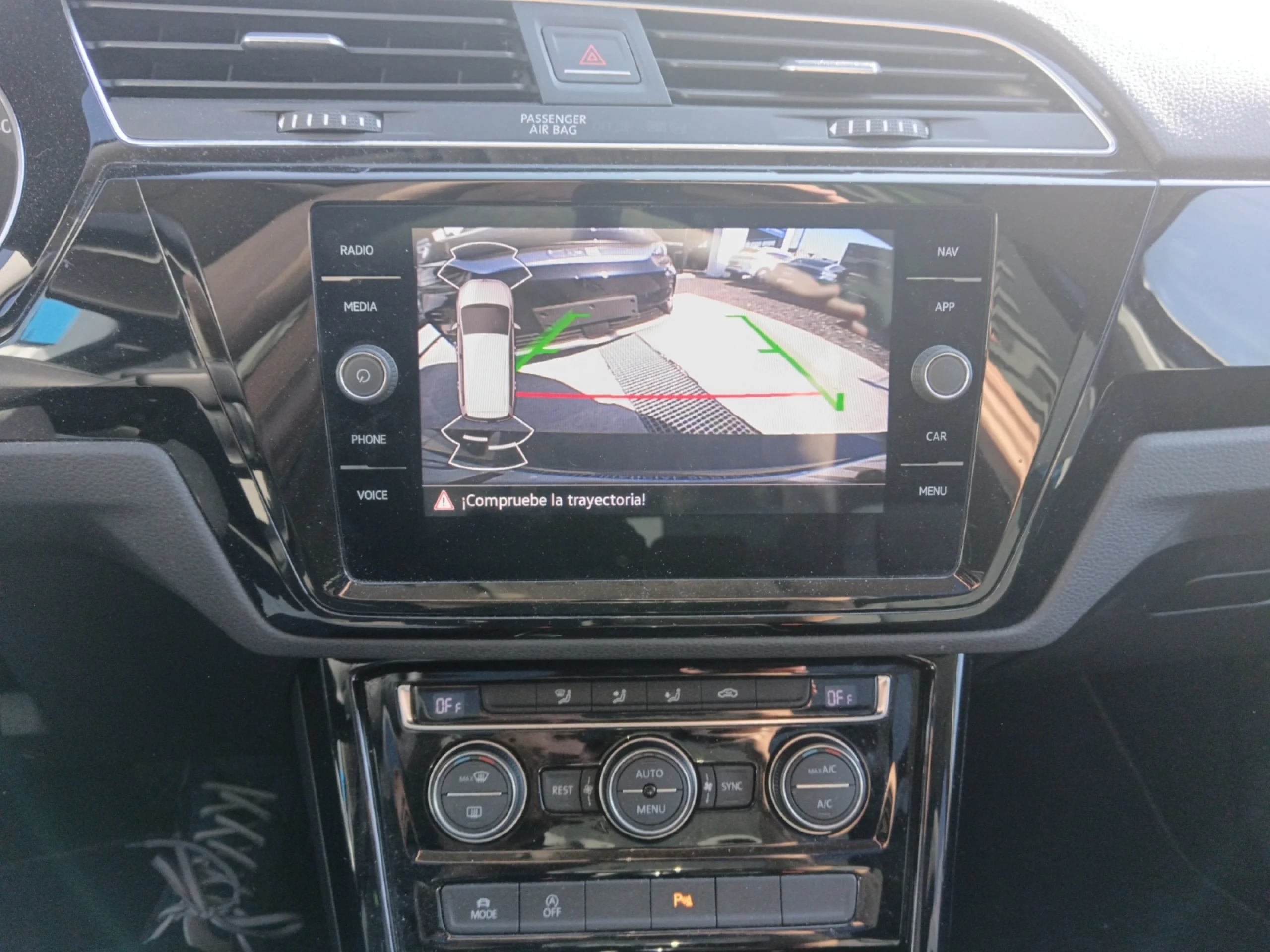 VOLKSWAGEN TOURAN SPORT 2.0 TDI 110KW (150CV) DSG - Foto 9