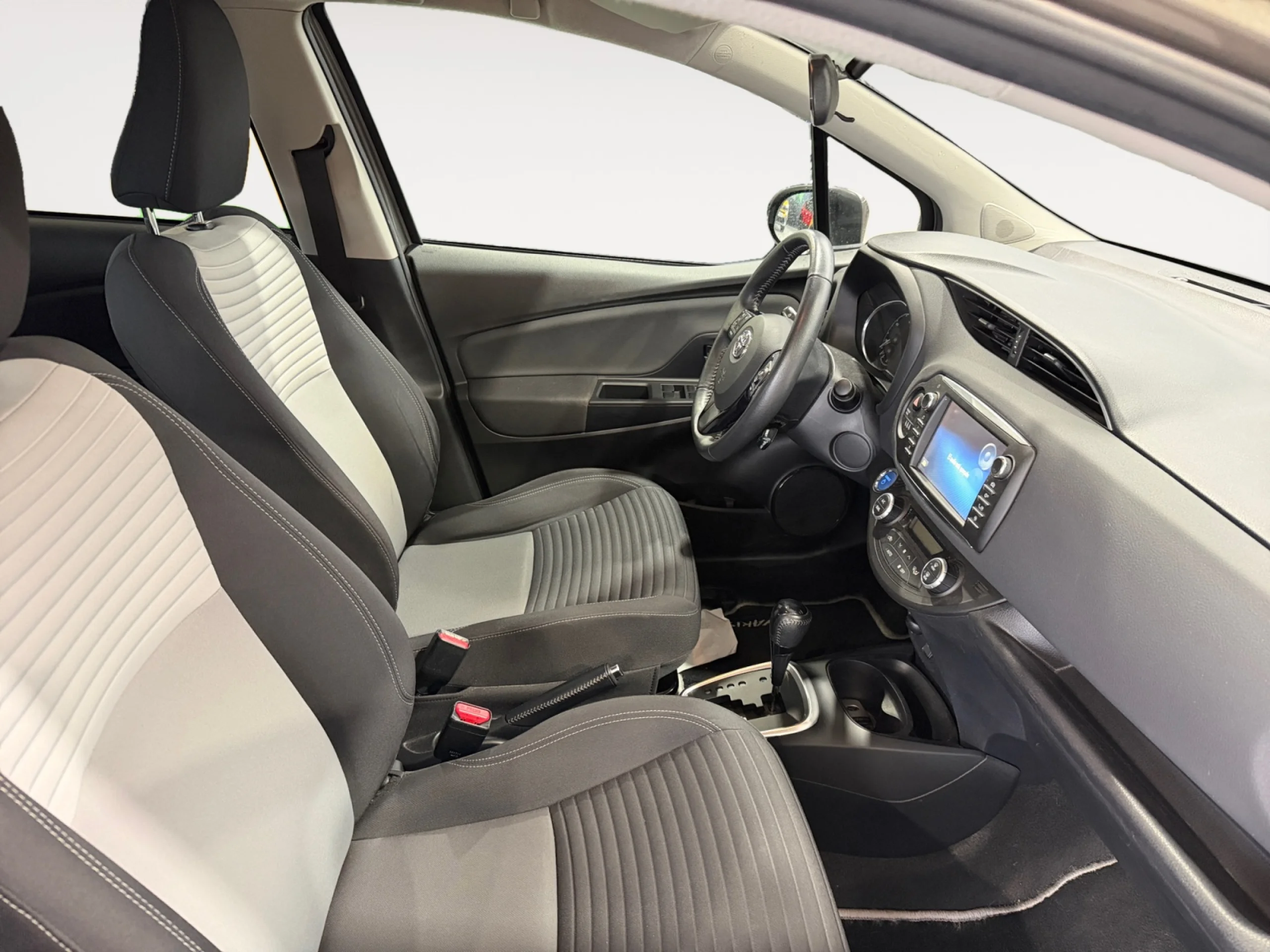 TOYOTA Yaris TOYOTA YARIS HYBRID - Foto 5