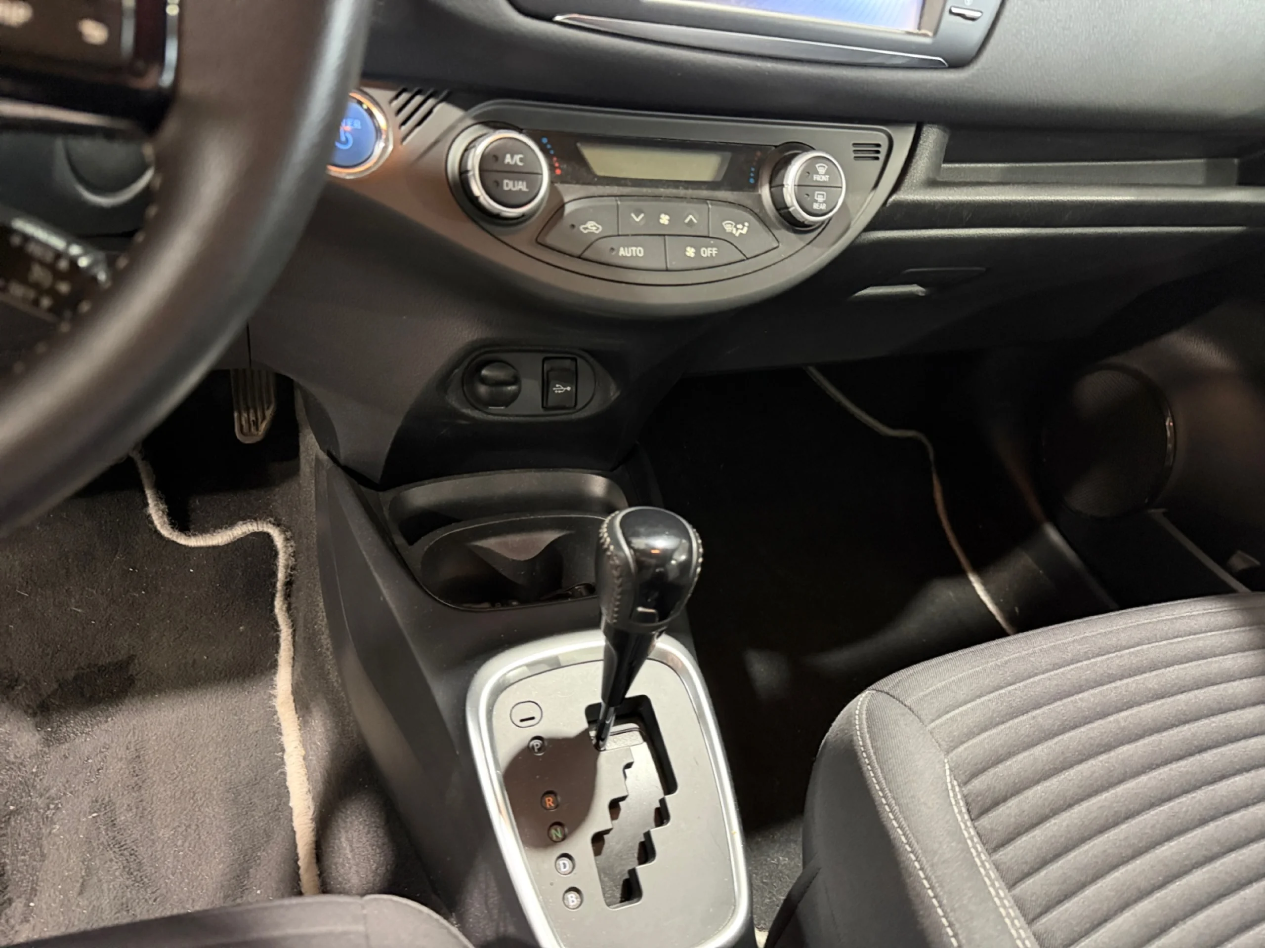 TOYOTA Yaris TOYOTA YARIS HYBRID - Foto 20