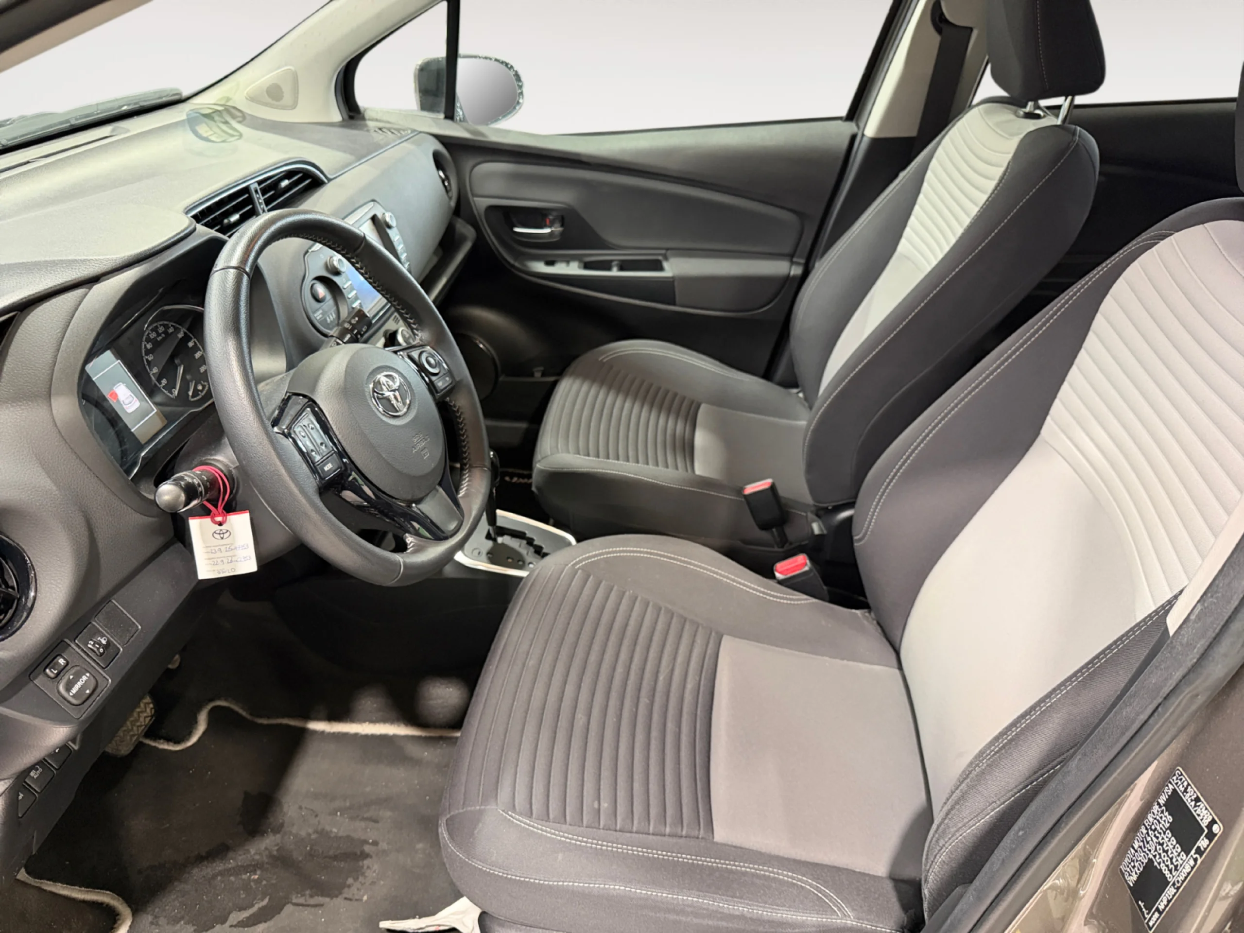 TOYOTA Yaris TOYOTA YARIS HYBRID - Foto 23