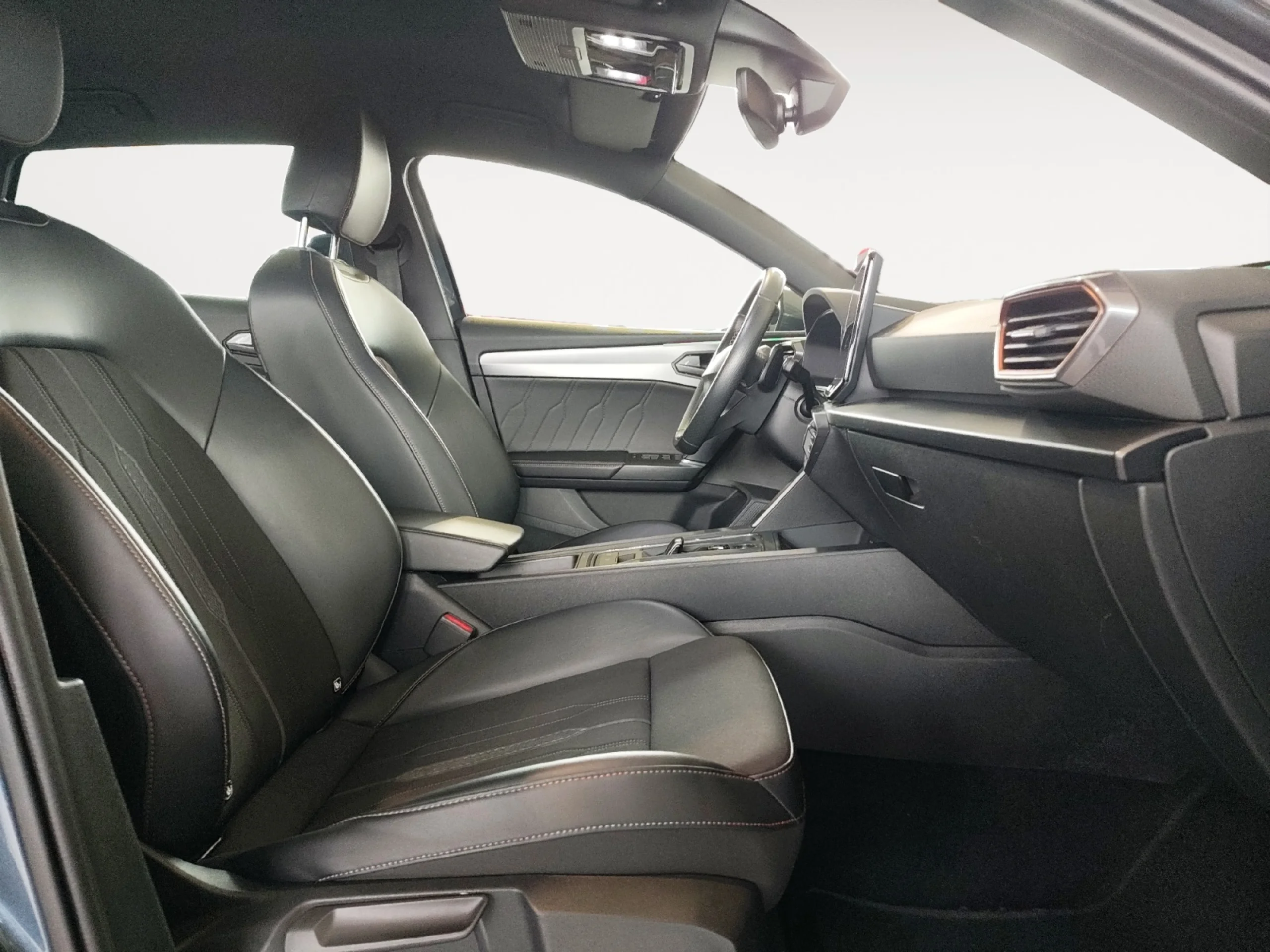 CUPRA LEON 1.5 ETSI 110KW (150CV) DSG - Foto 5