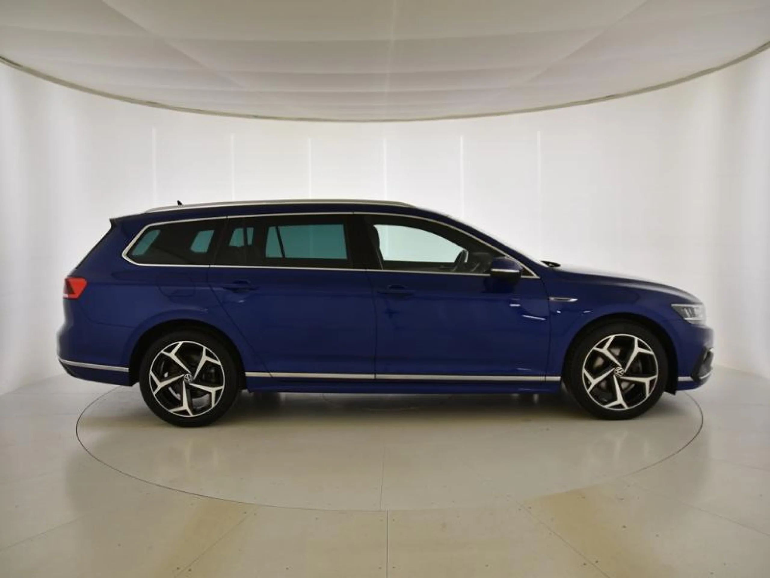 VOLKSWAGEN PASSAT VARIANT R LINE 2.0 TDI 110KW DSG - Foto 3