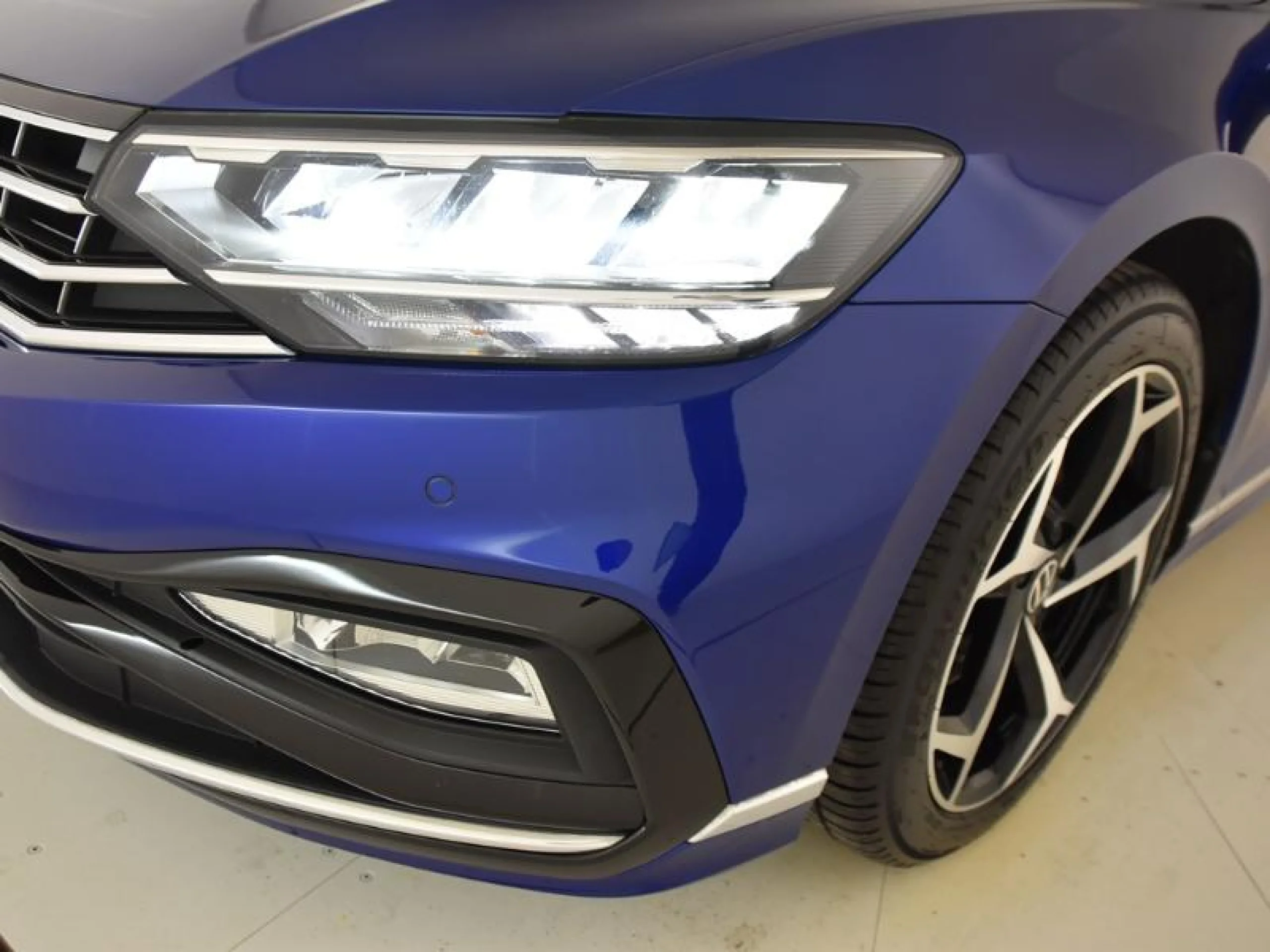 VOLKSWAGEN PASSAT VARIANT R LINE 2.0 TDI 110KW DSG - Foto 20