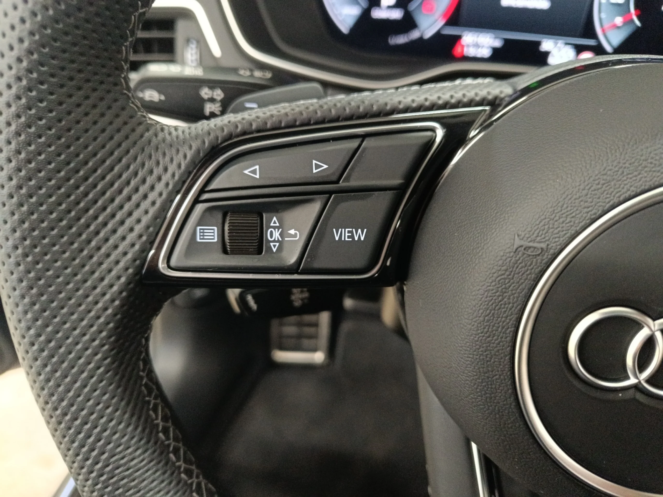 AUDI A4 AVANT BLACK LINE 35 TDI 120KW S TRONIC - Foto 11