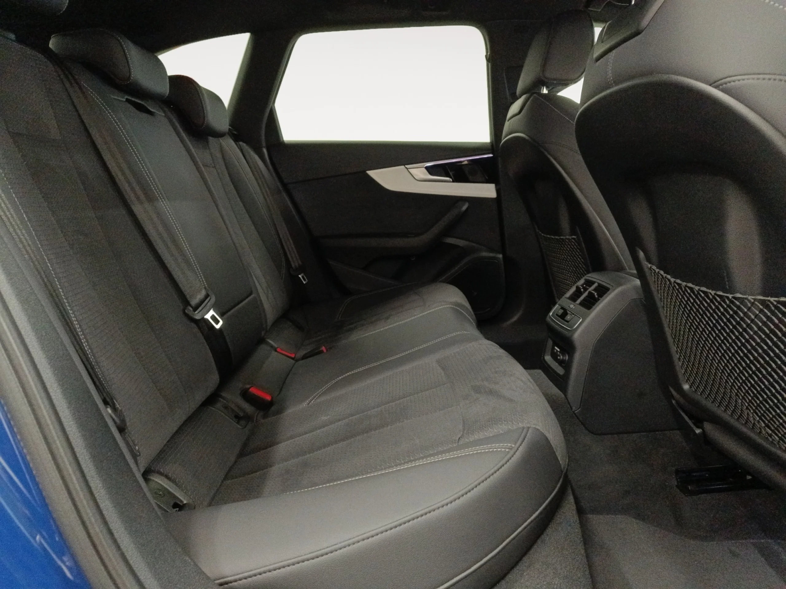 AUDI A4 AVANT BLACK LINE 35 TDI 120KW S TRONIC - Foto 6