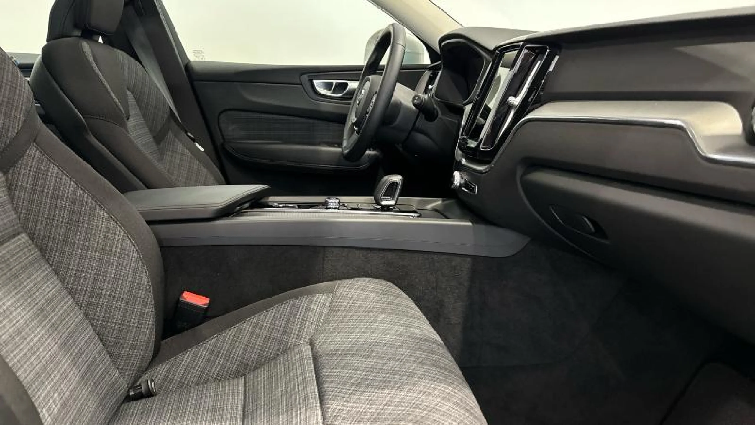 VOLVO XC60 2.0 T6 AWD RECHARGE CORE AUTO - Foto 8