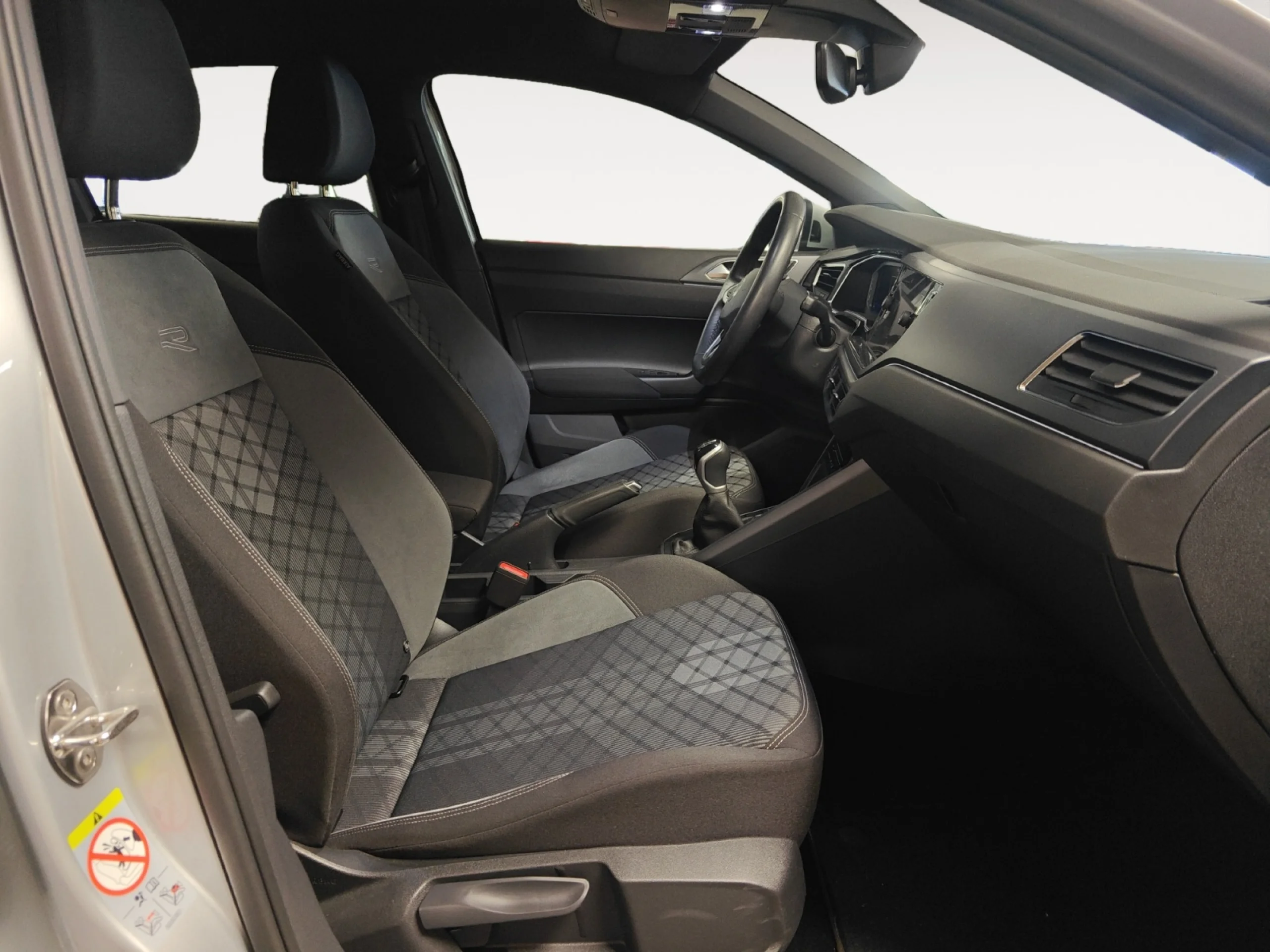 VOLKSWAGEN TAIGO R LINE 1.0 TSI 81KW (110CV) - Foto 5