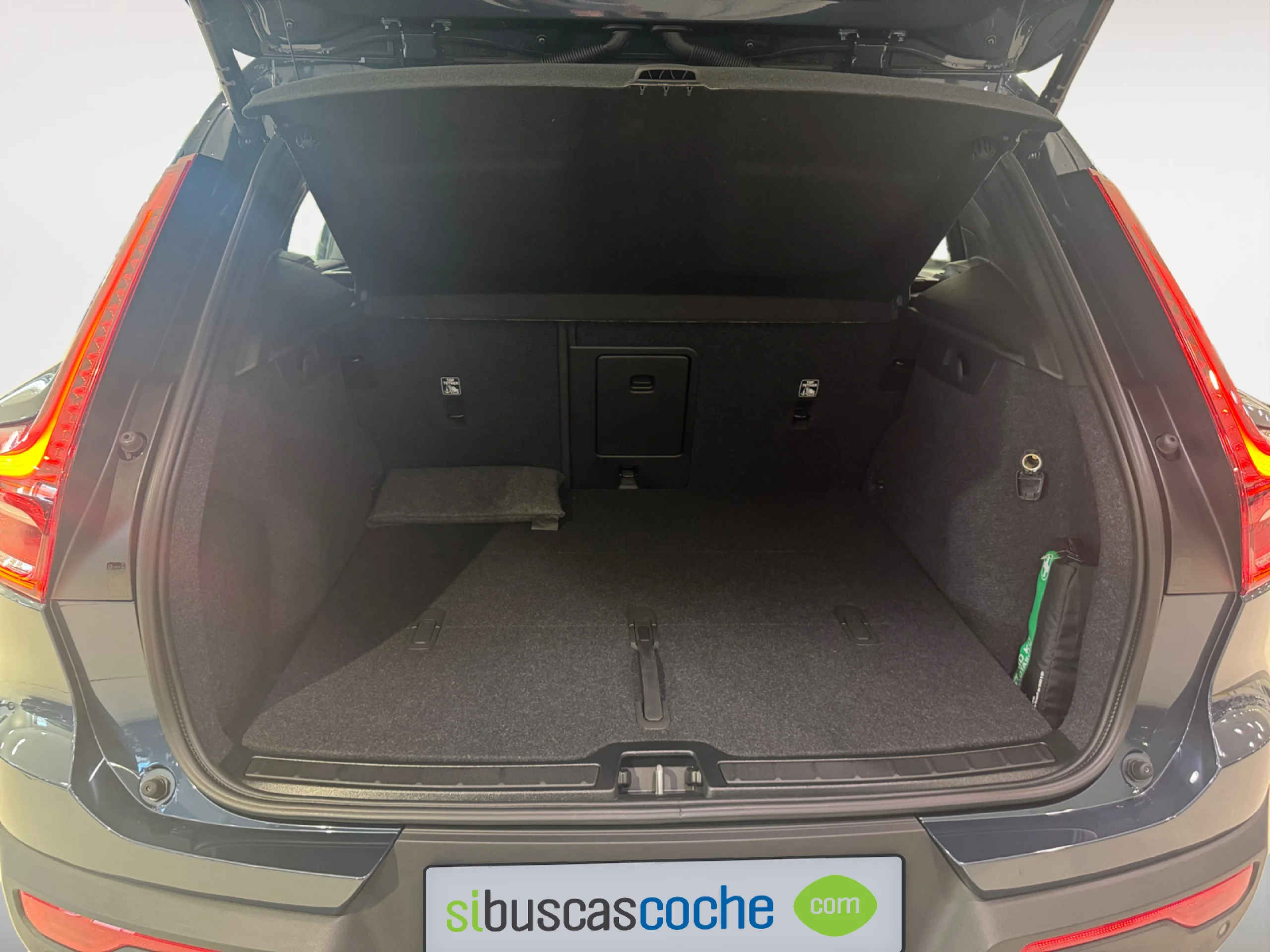 VOLVO XC40 2.0 B3 G BLACK EDITION PLUS AUTO - Foto 8