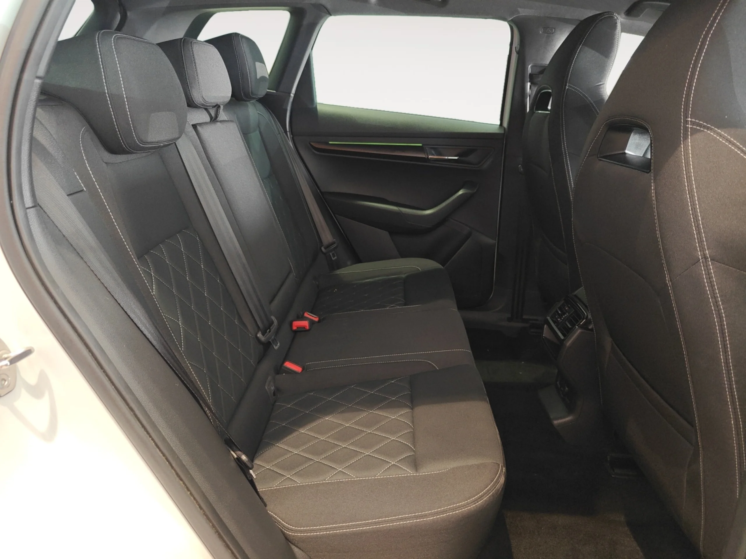 SKODA KAROQ 1.5 TSI 110KW (150CV) DSG ACT SPORTLINE - Foto 6