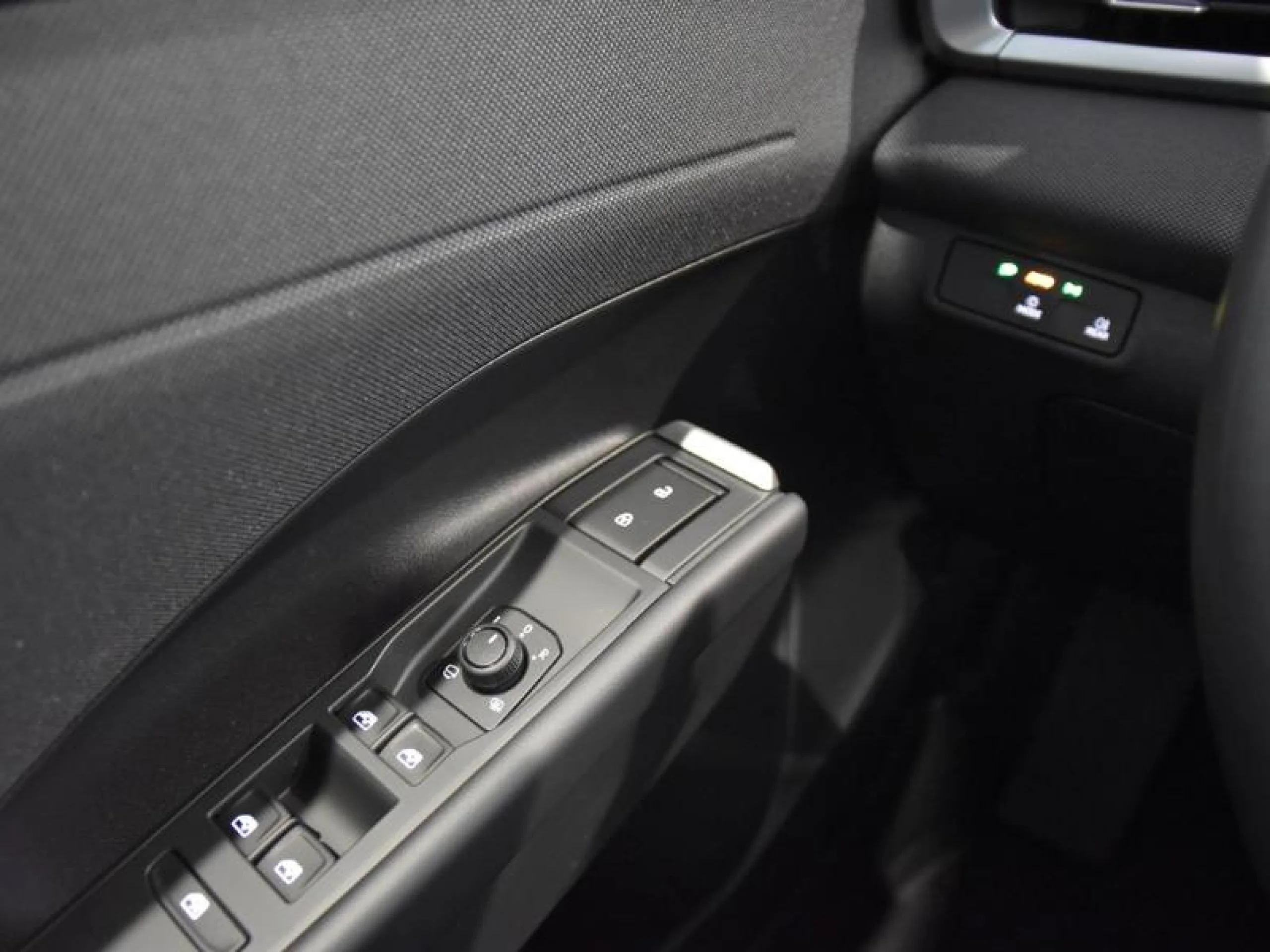 VOLKSWAGEN T ROC T ROC MÁS  1.5 ETSI 85 KW (116 CV)  AUTOMÁTICO DSG 7 VEL. - Foto 17