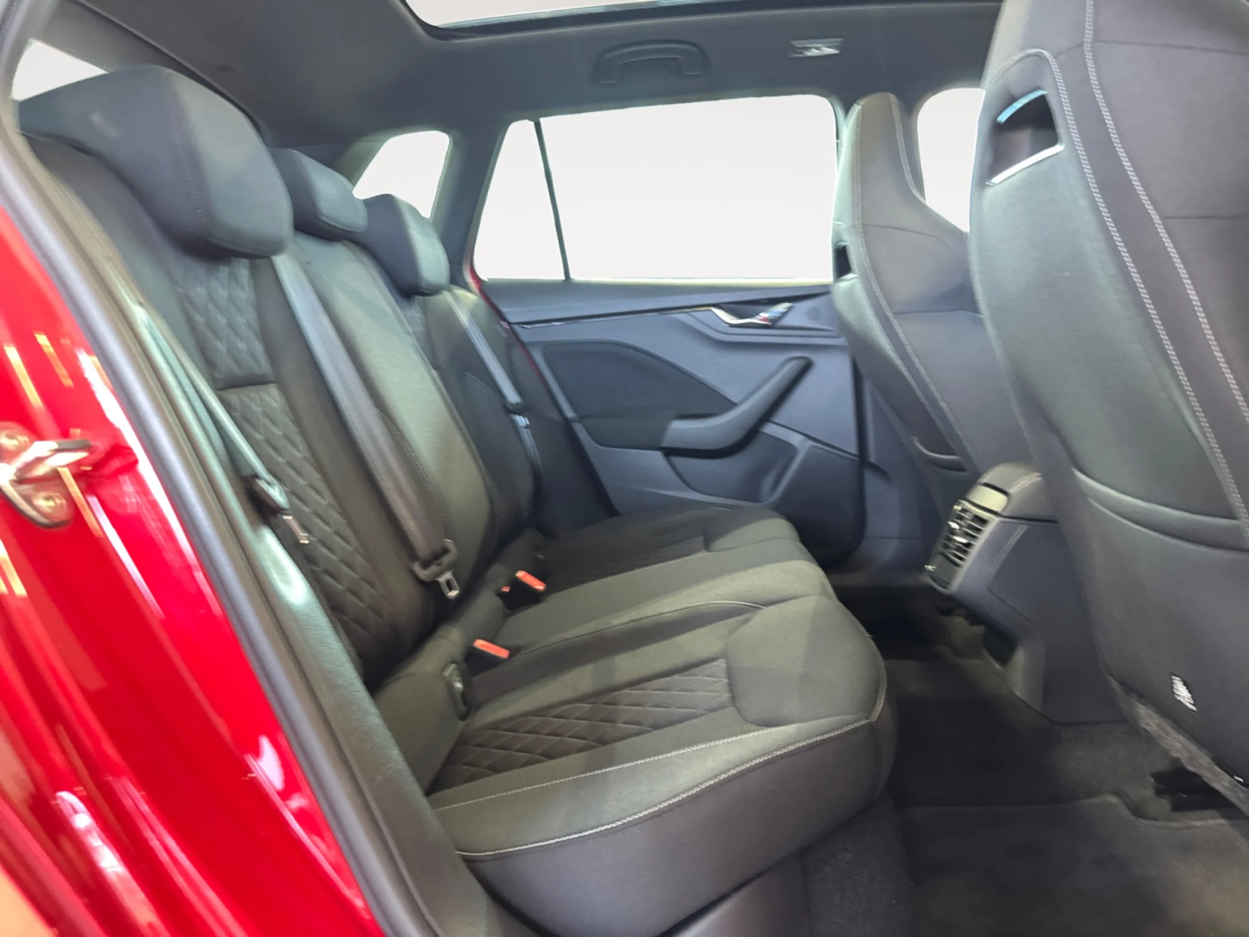 SKODA KAMIQ 1.0 TSI 81KW (110CV) DSG SPORT - Foto 6