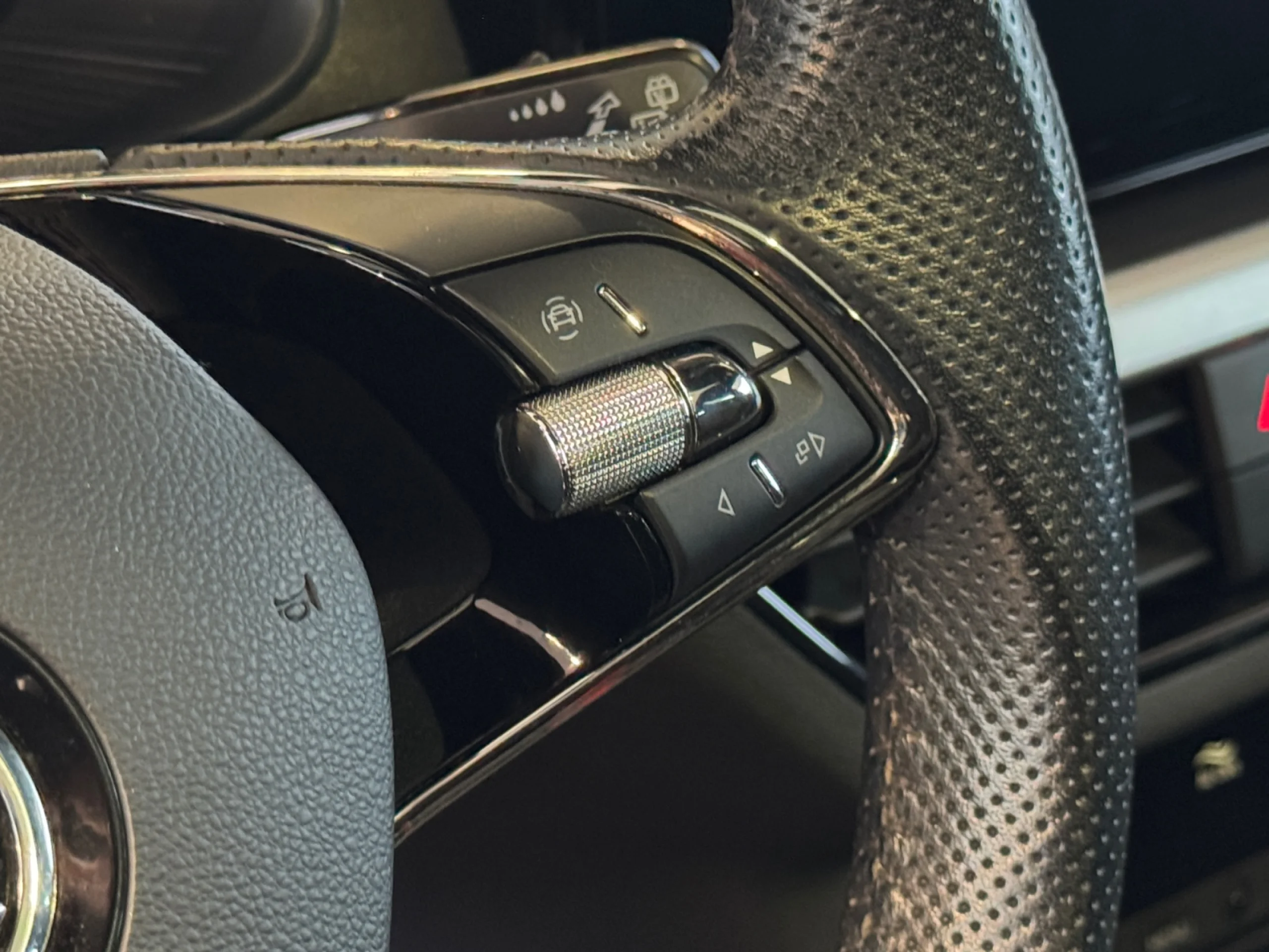 SKODA KAMIQ 1.0 TSI 81KW (110CV) DSG SPORT - Foto 10