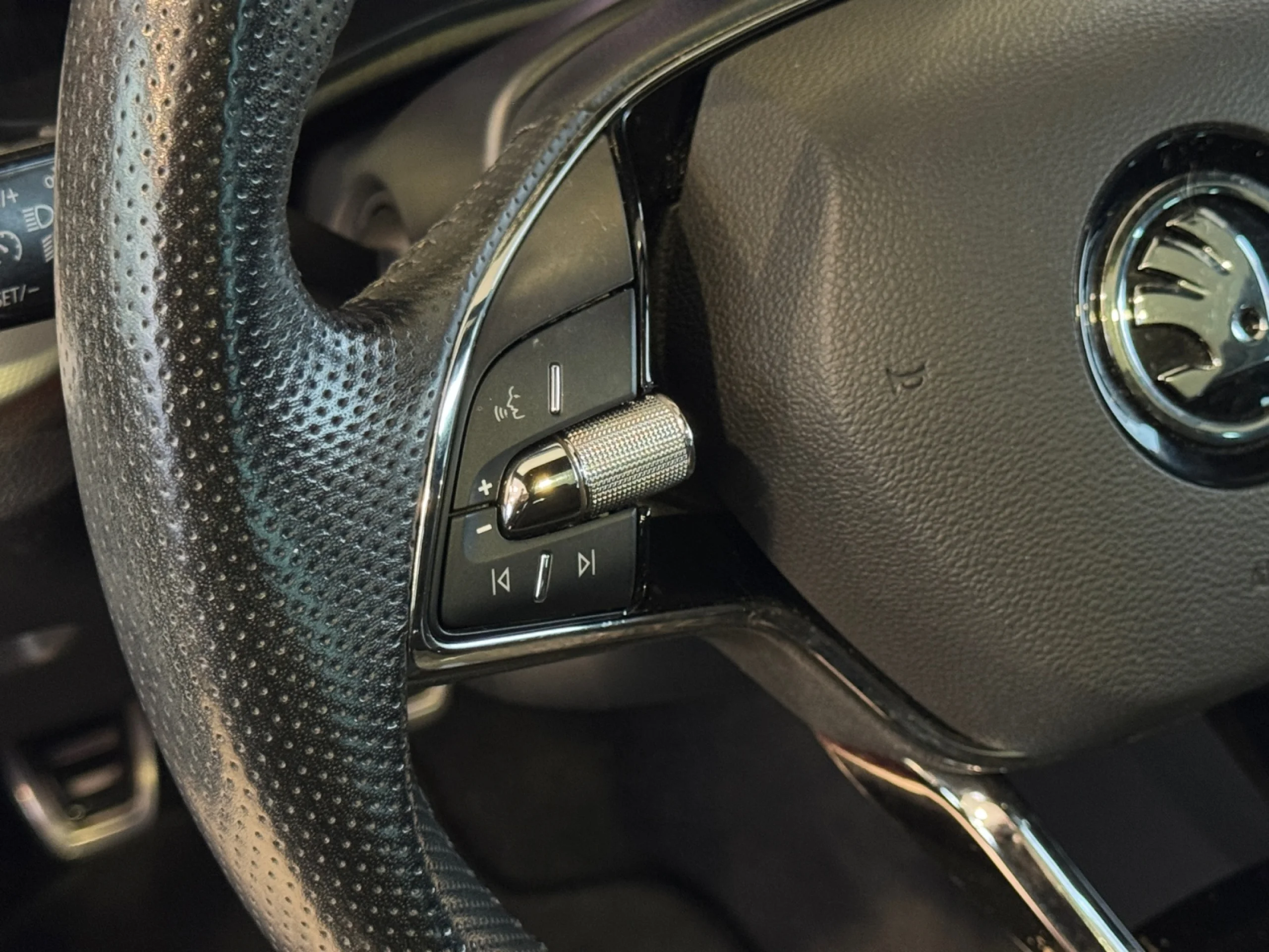 SKODA KAMIQ 1.0 TSI 81KW (110CV) DSG SPORT - Foto 11