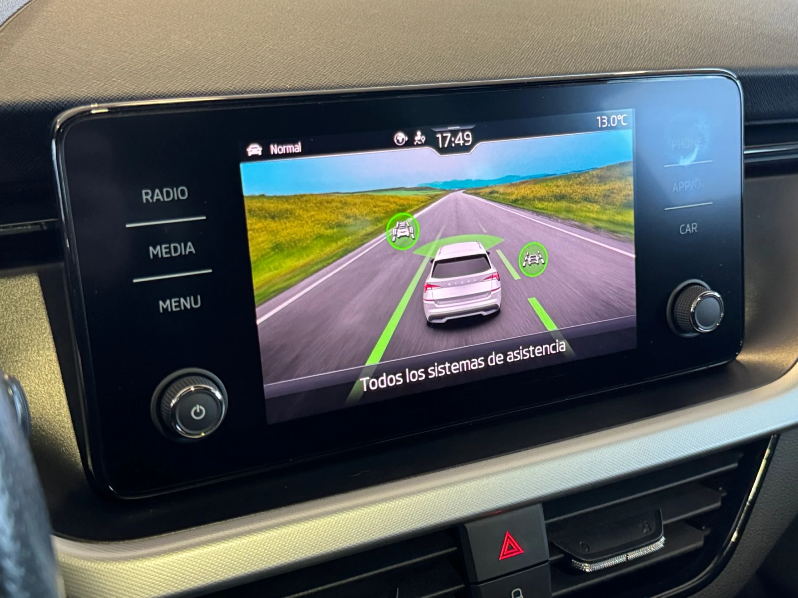 SKODA KAMIQ 1.0 TSI 81KW (110CV) DSG SPORT - Foto 14