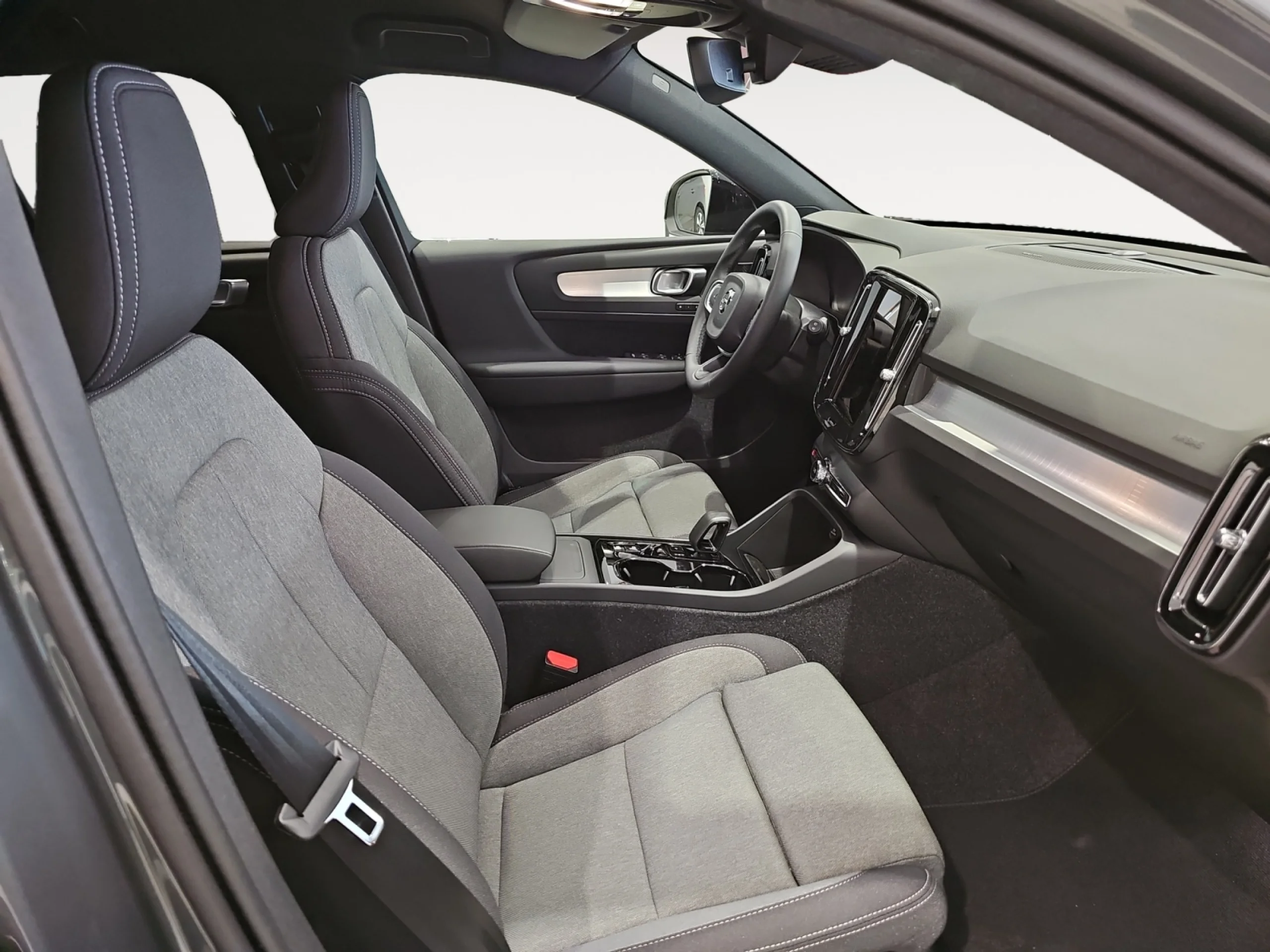 VOLVO XC40 2.0 B3 G PLUS DARK AUTO - Foto 5