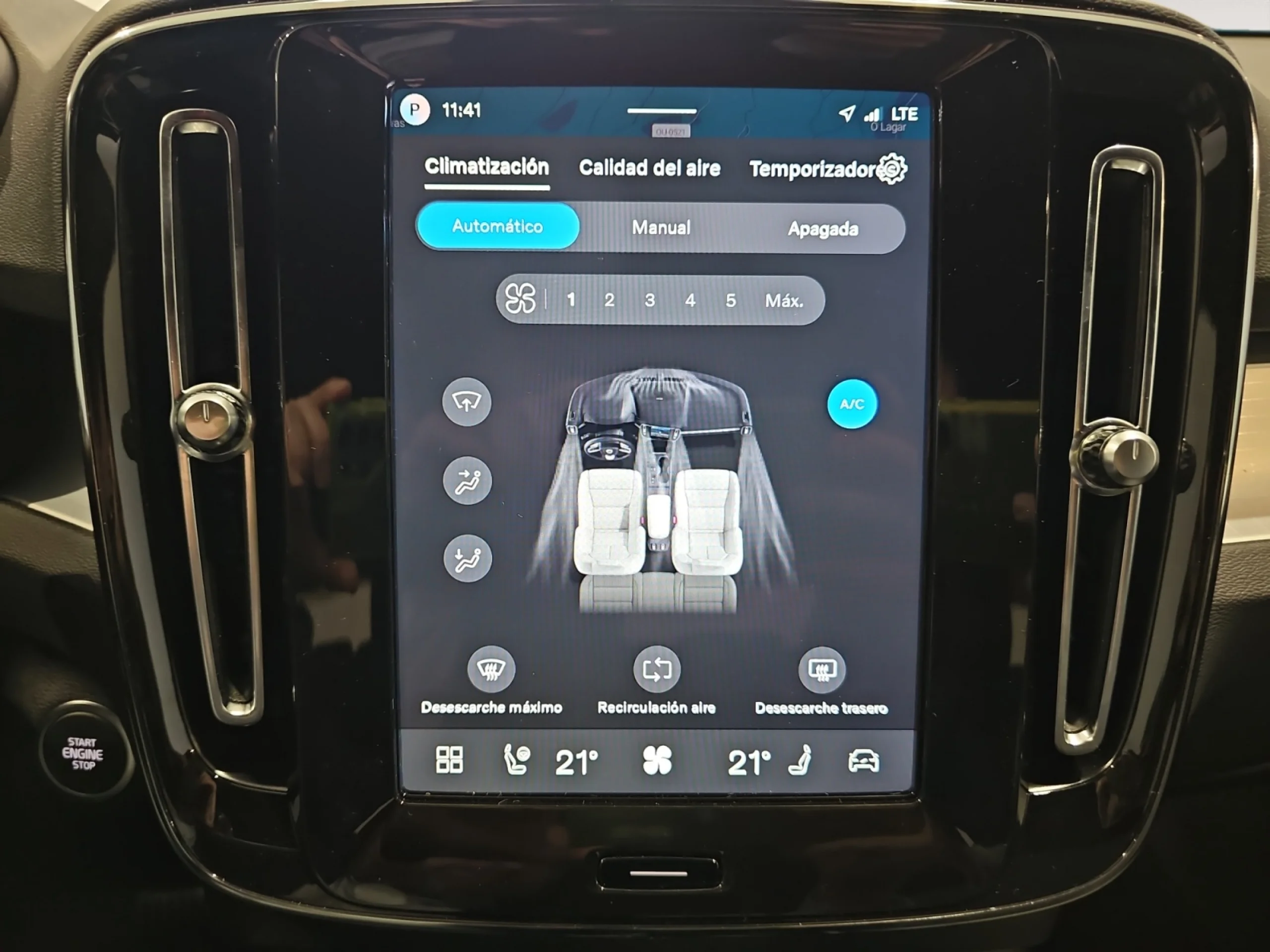 VOLVO XC40 2.0 B3 G PLUS DARK AUTO - Foto 14