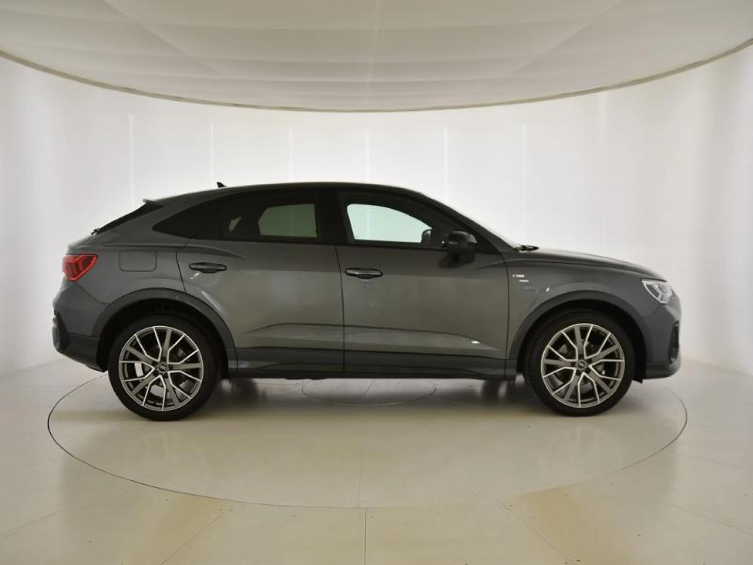 AUDI Q3 SPORTBACK BLACK LINE 35 TDI QUATTRO 110KW S TRONIC - Foto 3