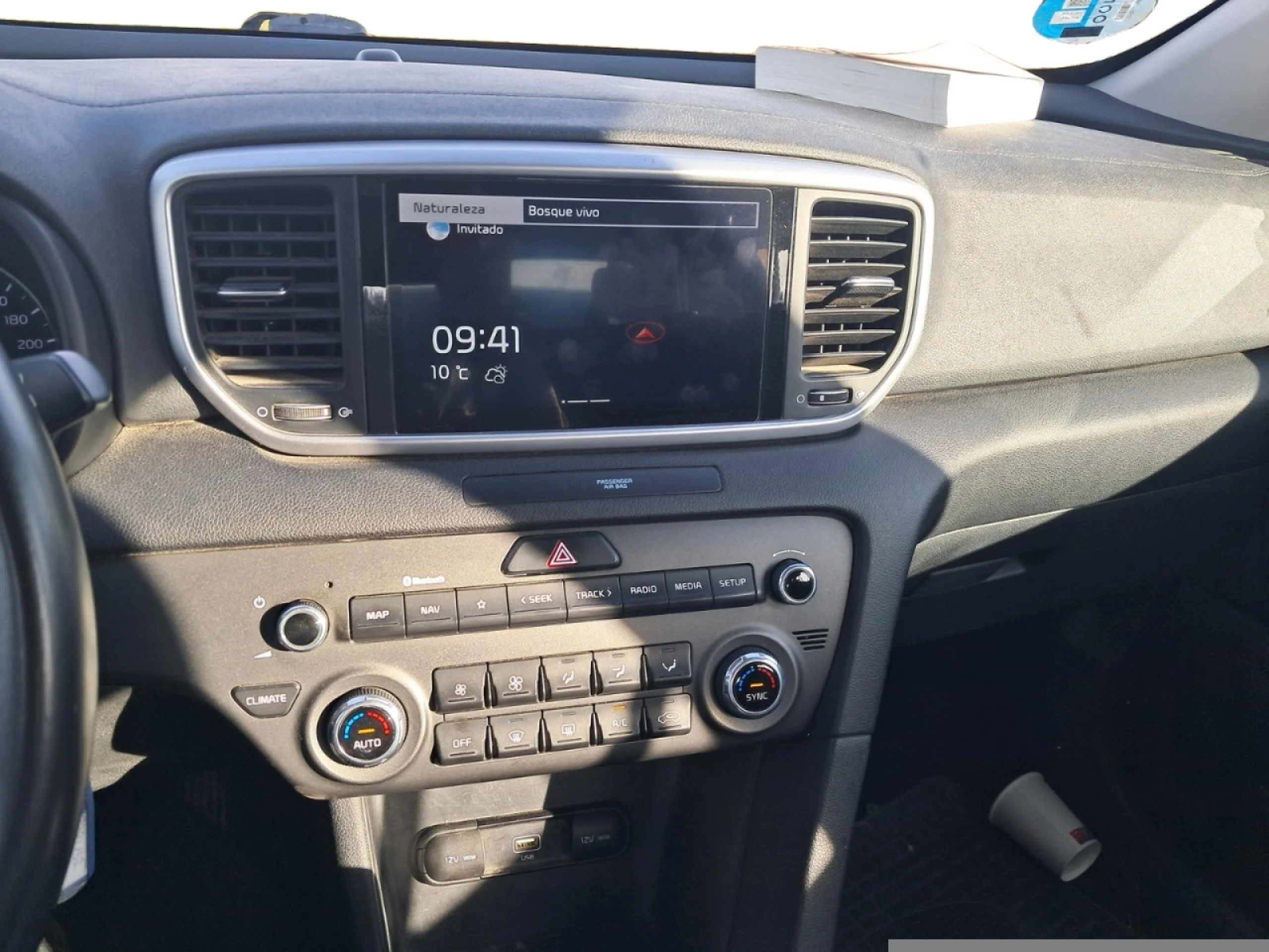 KIA SPORTAGE 1.6 MHEV BUSINESS 100KW (136CV) 4X2 - Foto 8