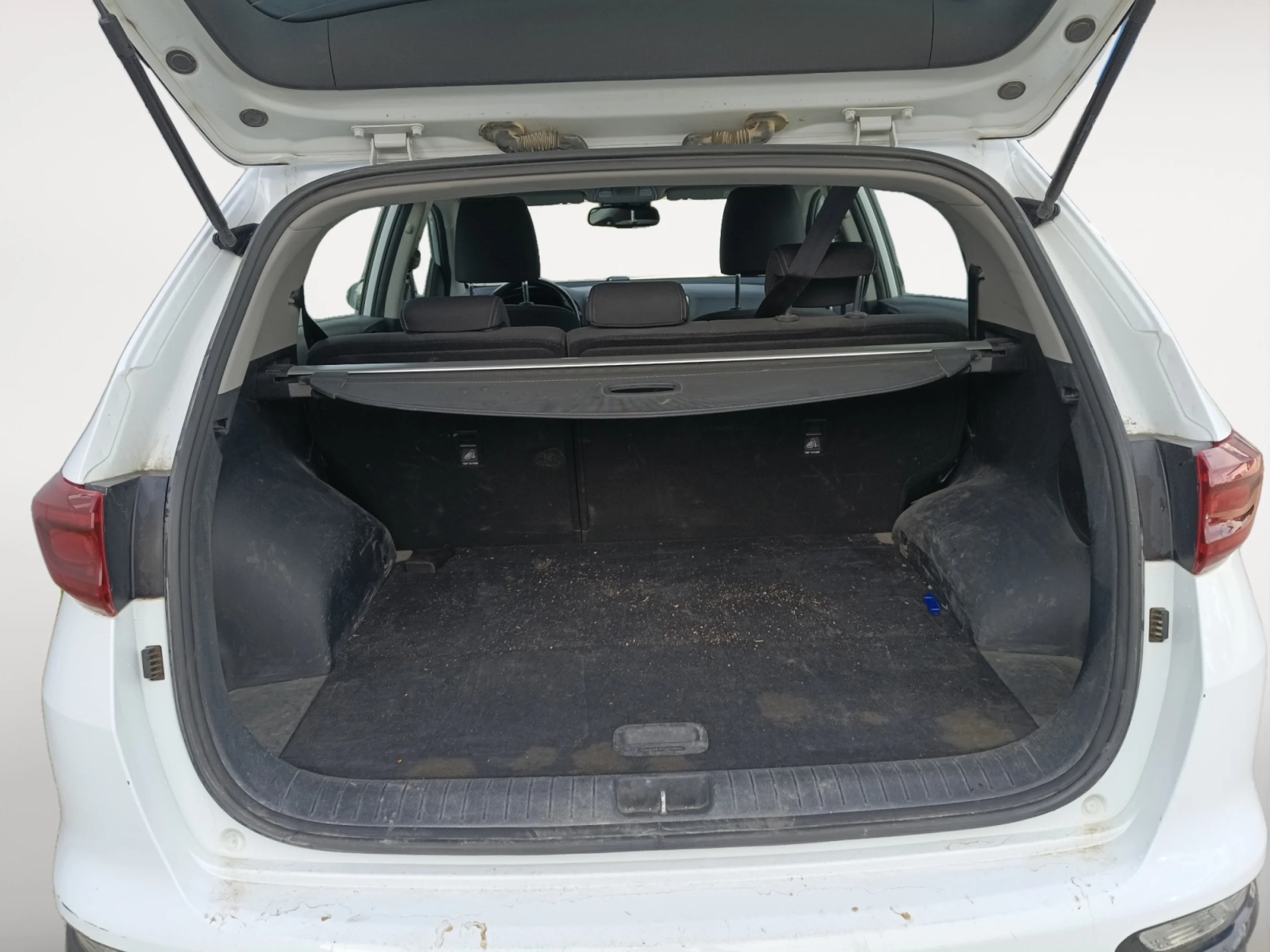 KIA SPORTAGE 1.6 MHEV BUSINESS 100KW (136CV) 4X2 - Foto 7