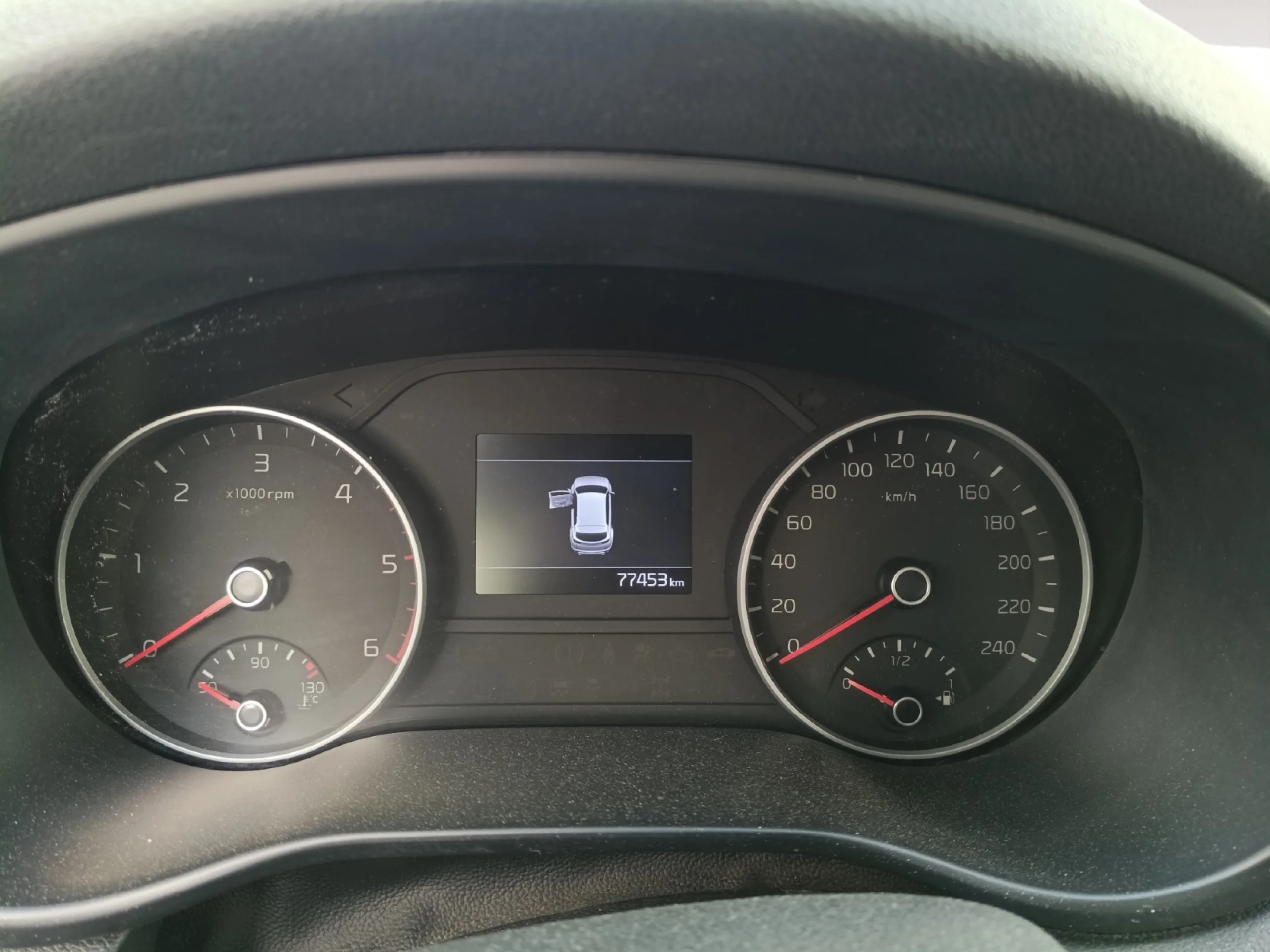 KIA SPORTAGE 1.6 MHEV BUSINESS 100KW (136CV) 4X2 - Foto 10