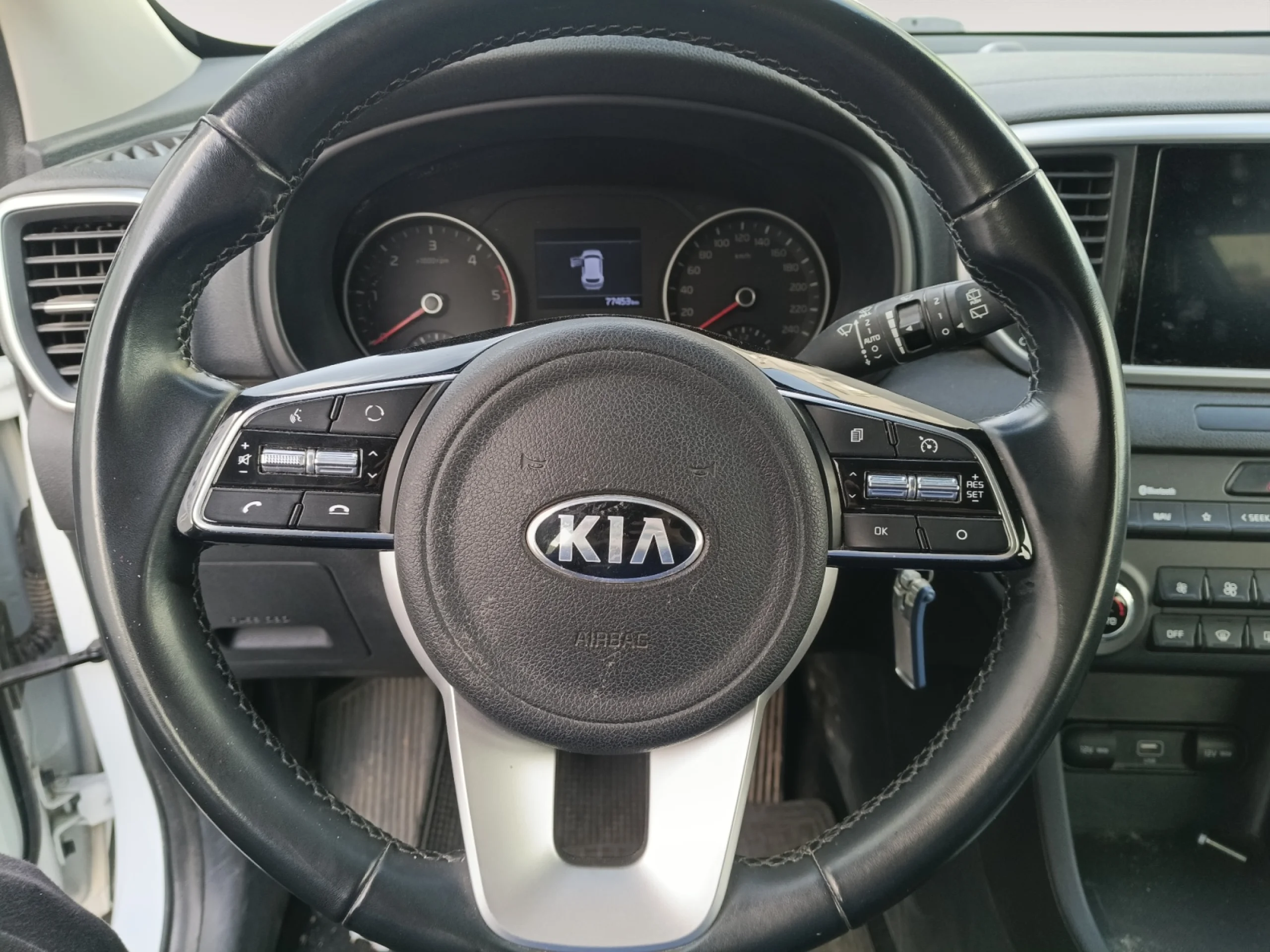 KIA SPORTAGE 1.6 MHEV BUSINESS 100KW (136CV) 4X2 - Foto 11