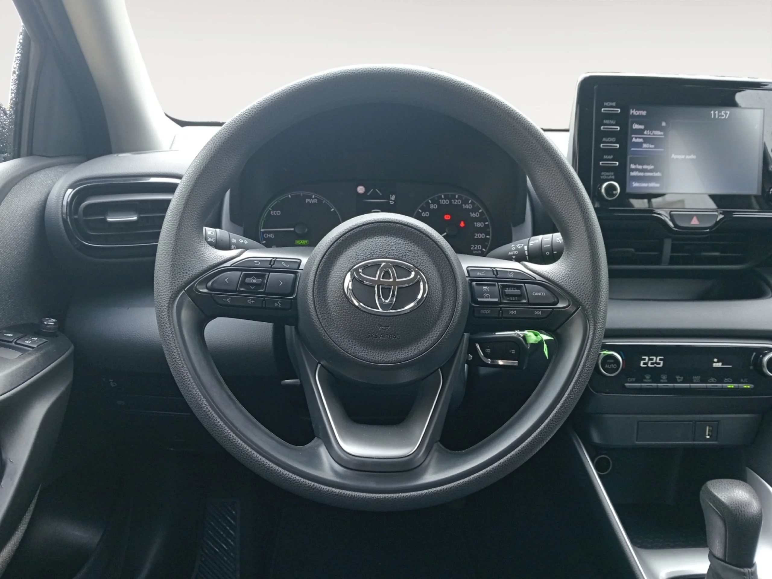 TOYOTA Yaris 1.5 120H BUSINESS PLUS - Foto 11