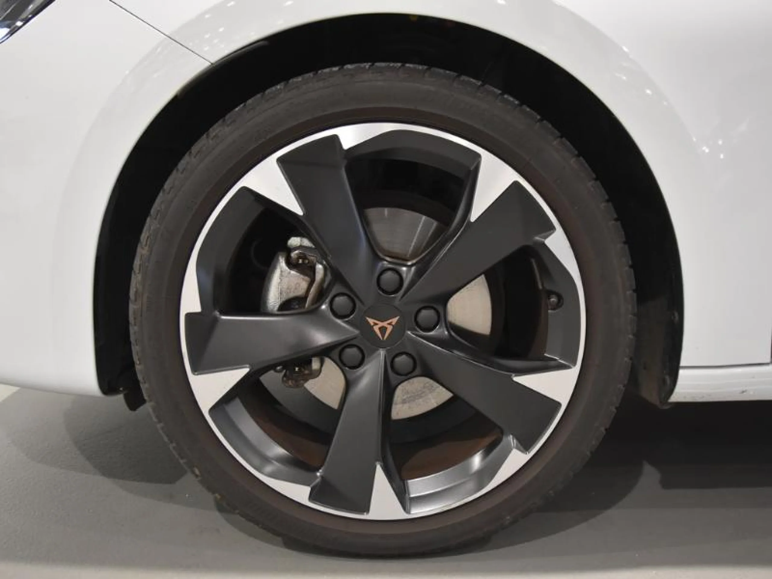 CUPRA LEON 1.5 ETSI 110KW (150CV) DSG - Foto 8