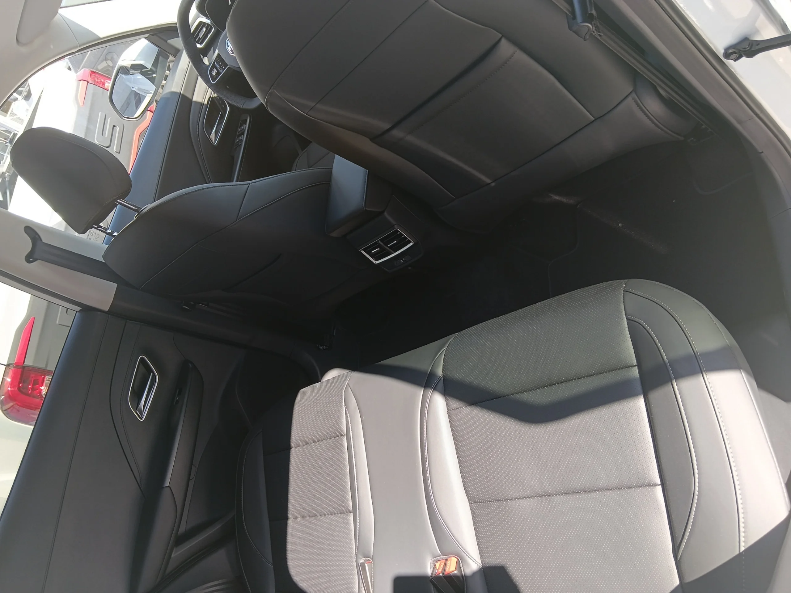 MG Zs 1.5 LUXURY - Foto 6