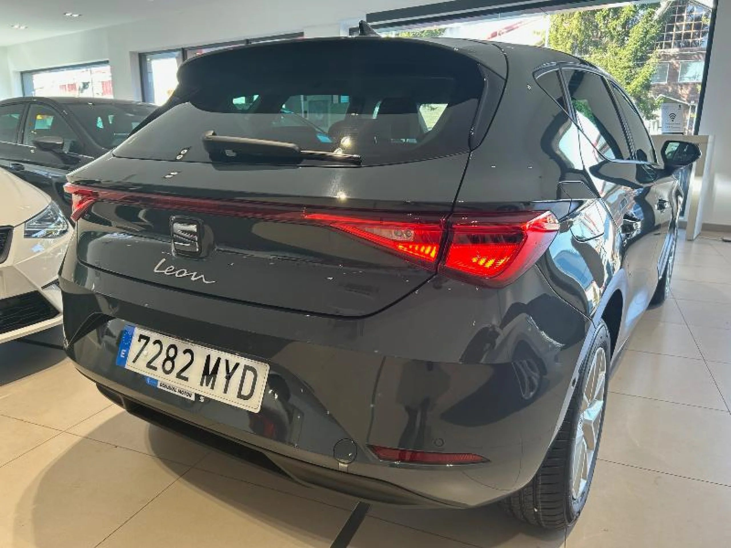 SEAT LEON 1.5 TSI 110KW S&S STYLE SPECIAL EDITION - Foto 3