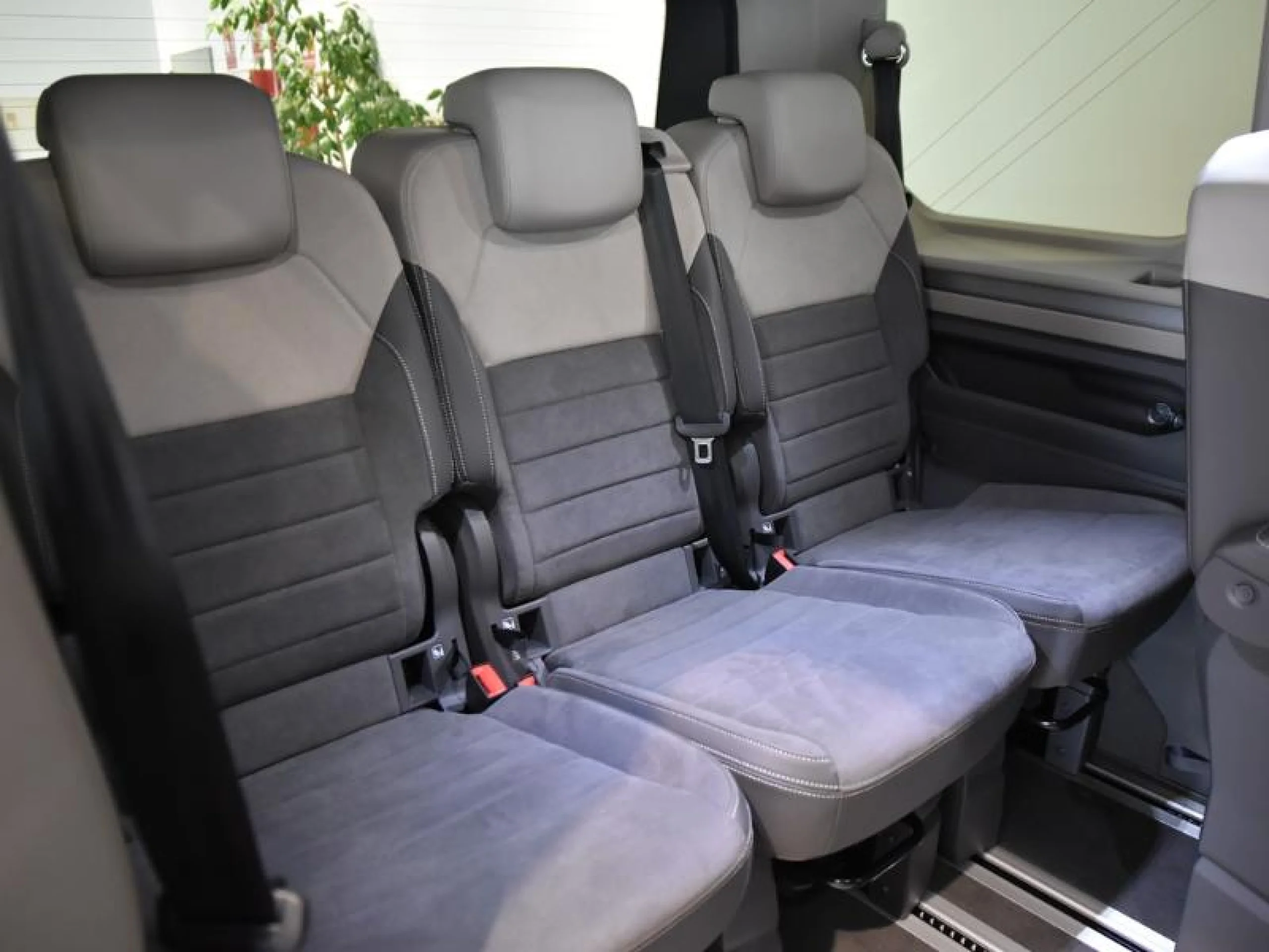 VOLKSWAGEN Multivan LIFE 2.0 TDI 110KW (150CV) DSG B.CORTA - Foto 10