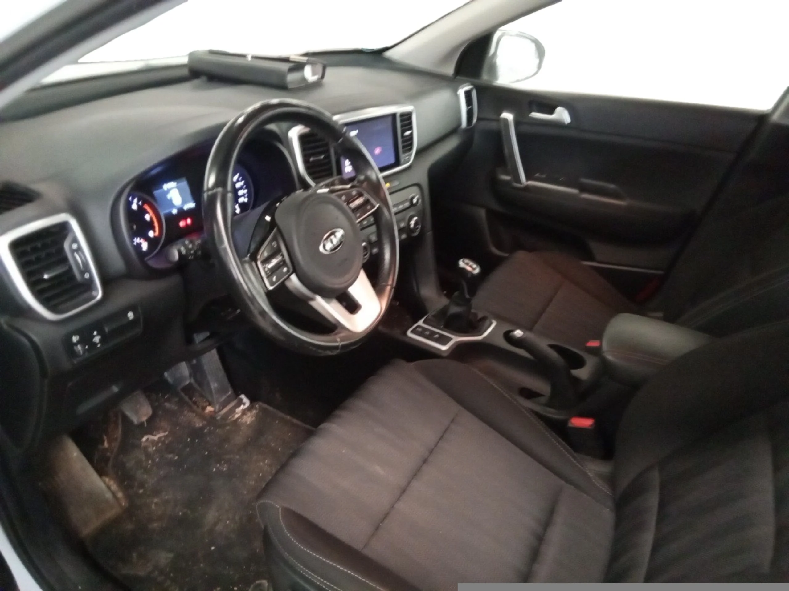 KIA SPORTAGE 1.6 MHEV BUSINESS 100KW (136CV) 4X2 - Foto 7