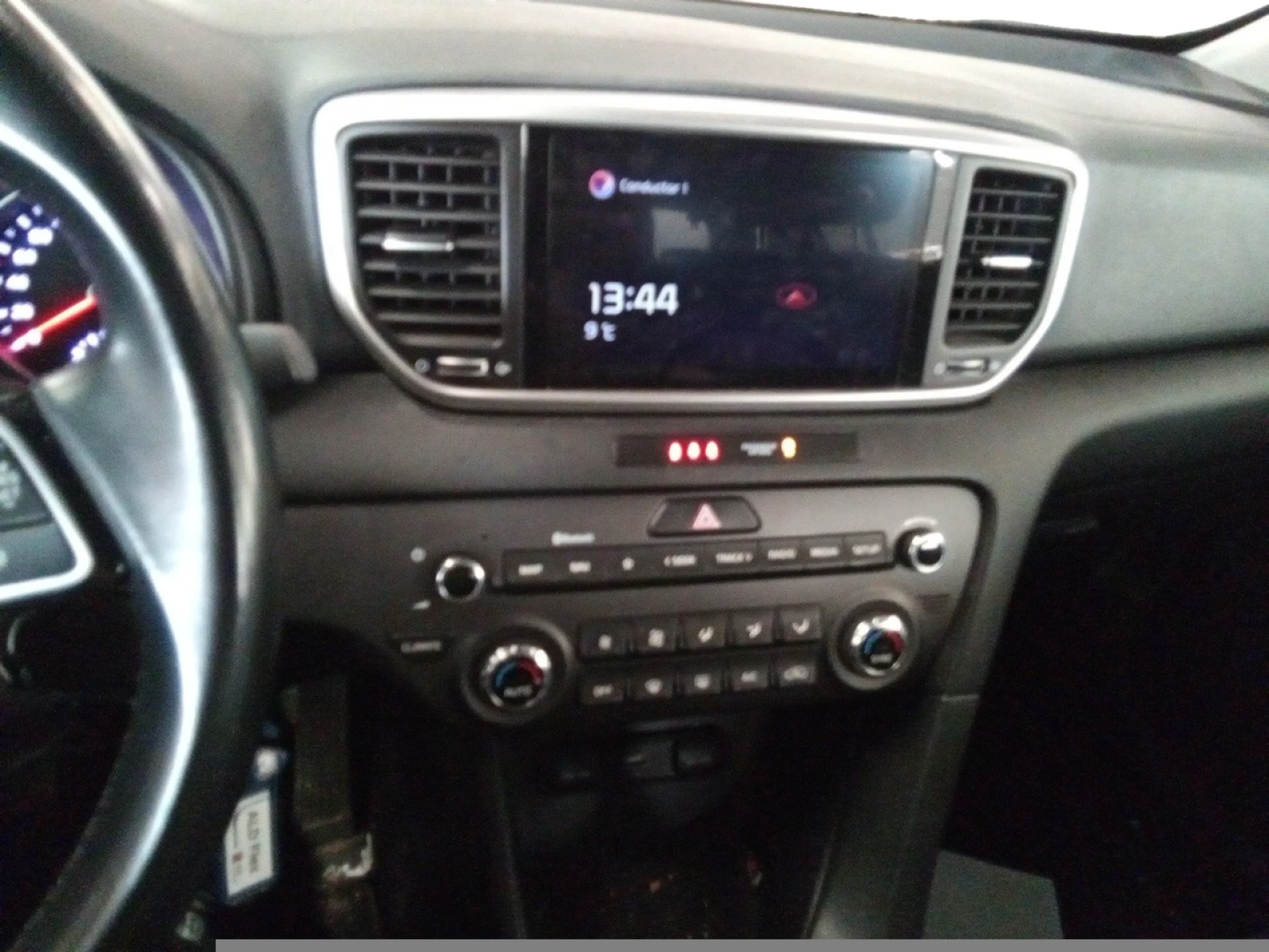 KIA SPORTAGE 1.6 MHEV BUSINESS 100KW (136CV) 4X2 - Foto 9