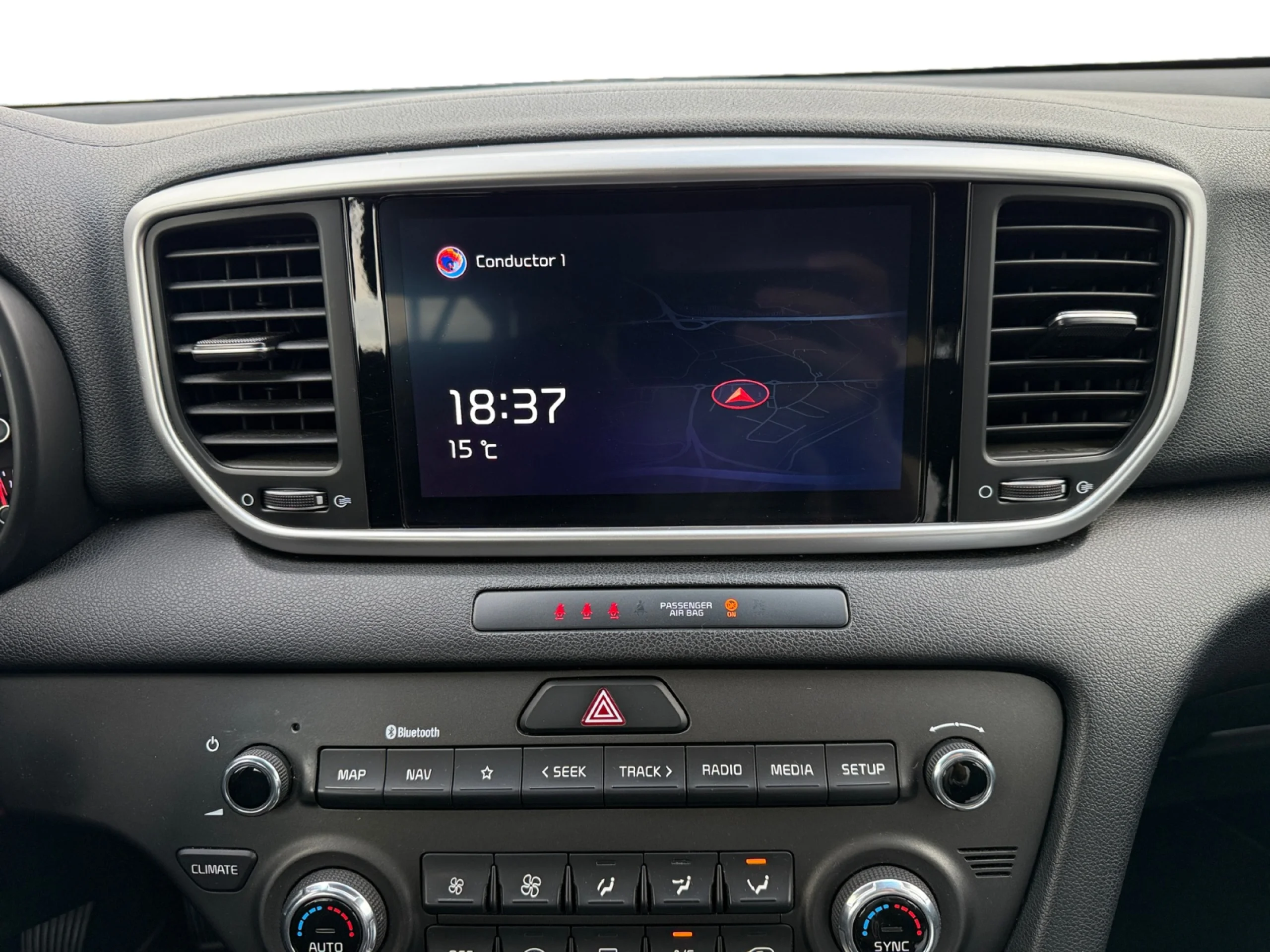 KIA SPORTAGE 1.6 MHEV BUSINESS 100KW (136CV) 4X2 - Foto 9