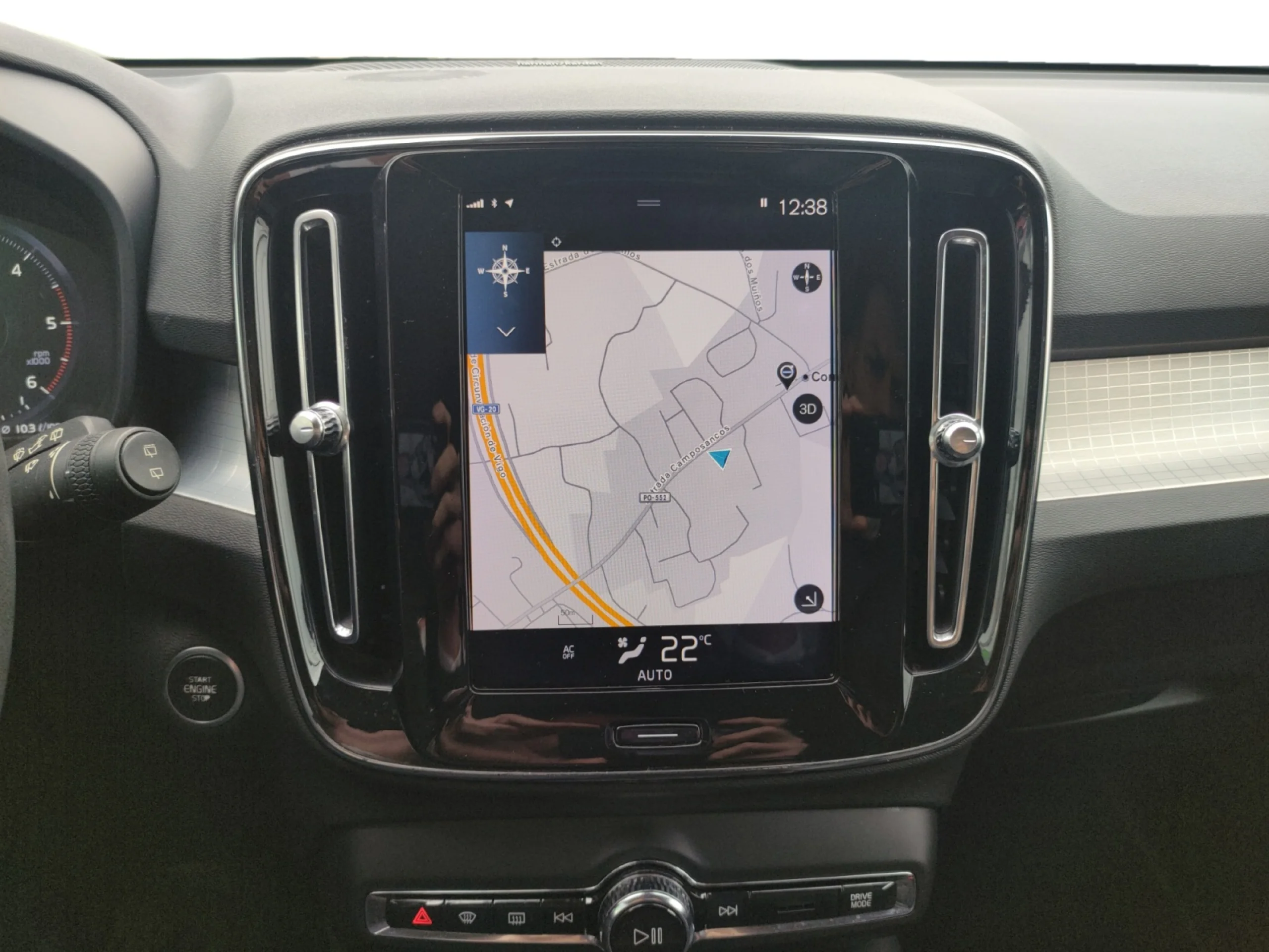 VOLVO XC40 2.0 D3 AWD MOMENTUM AUTO - Foto 9