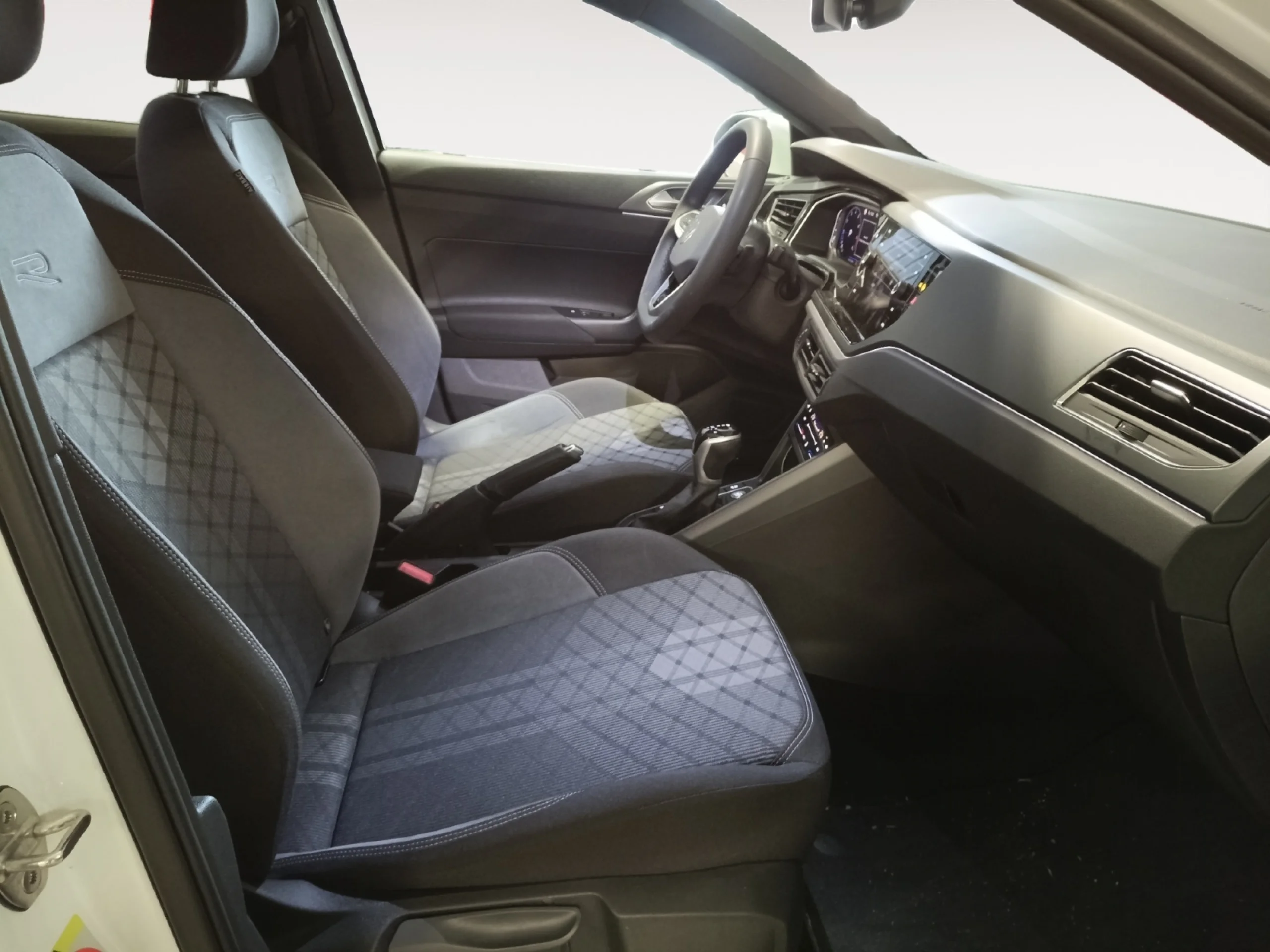 VOLKSWAGEN TAIGO R LINE 1.0 TSI 81KW (110CV) DSG - Foto 5