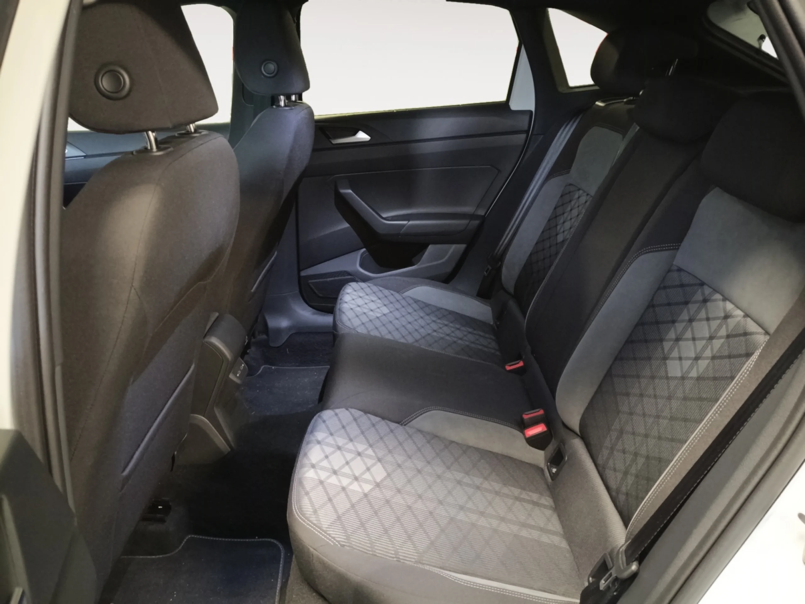 VOLKSWAGEN TAIGO R LINE 1.0 TSI 81KW (110CV) DSG - Foto 6