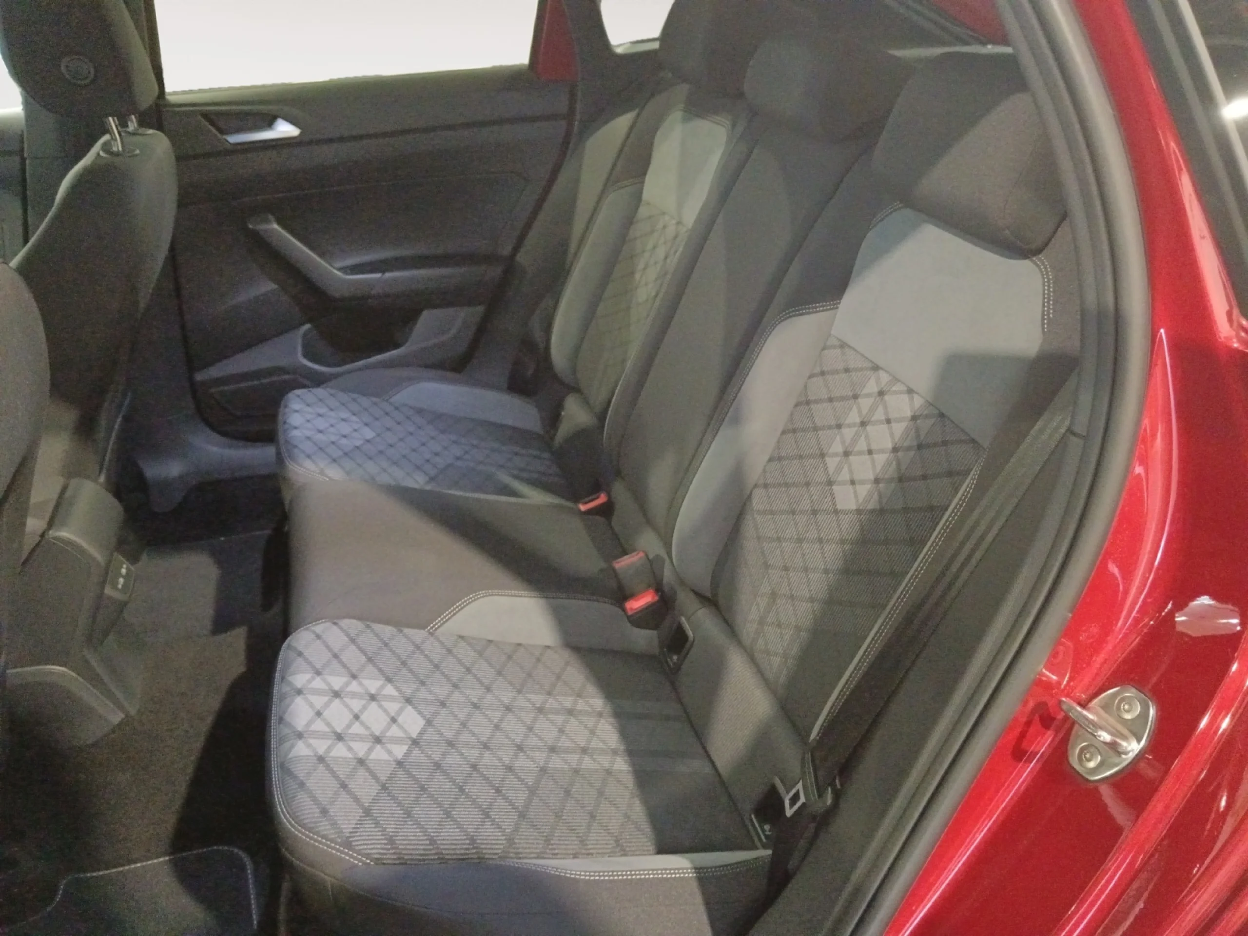 VOLKSWAGEN TAIGO R LINE 1.0 TSI 81KW (110CV) DSG - Foto 6