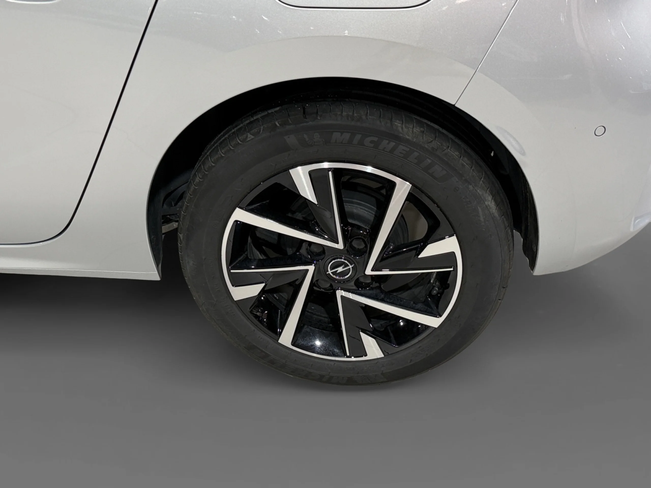 OPEL CORSA 1.2T XHL 74KW (100CV) GS - Foto 8