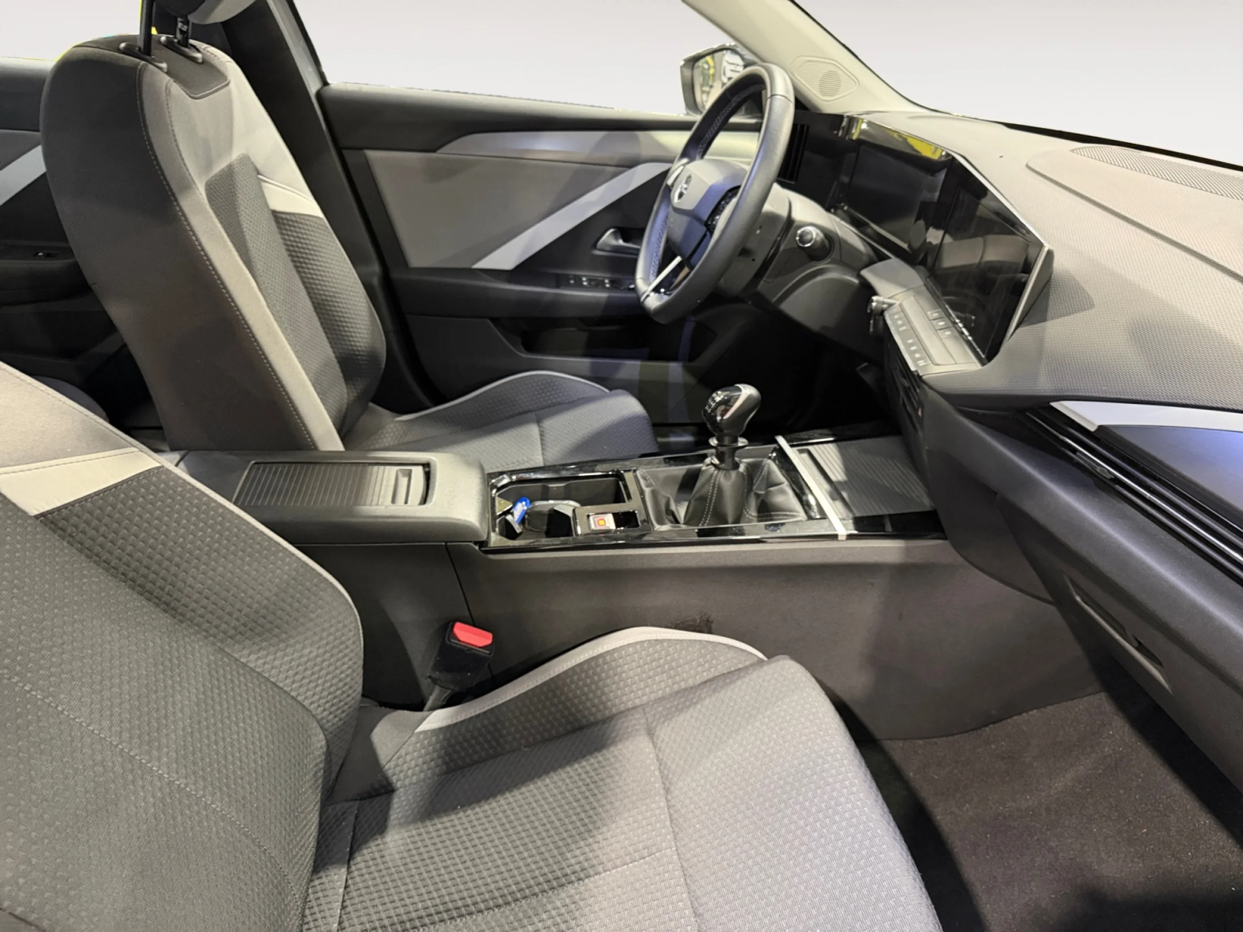 OPEL ASTRA 1.2T XHT 96KW (130CV) EDITION - Foto 5