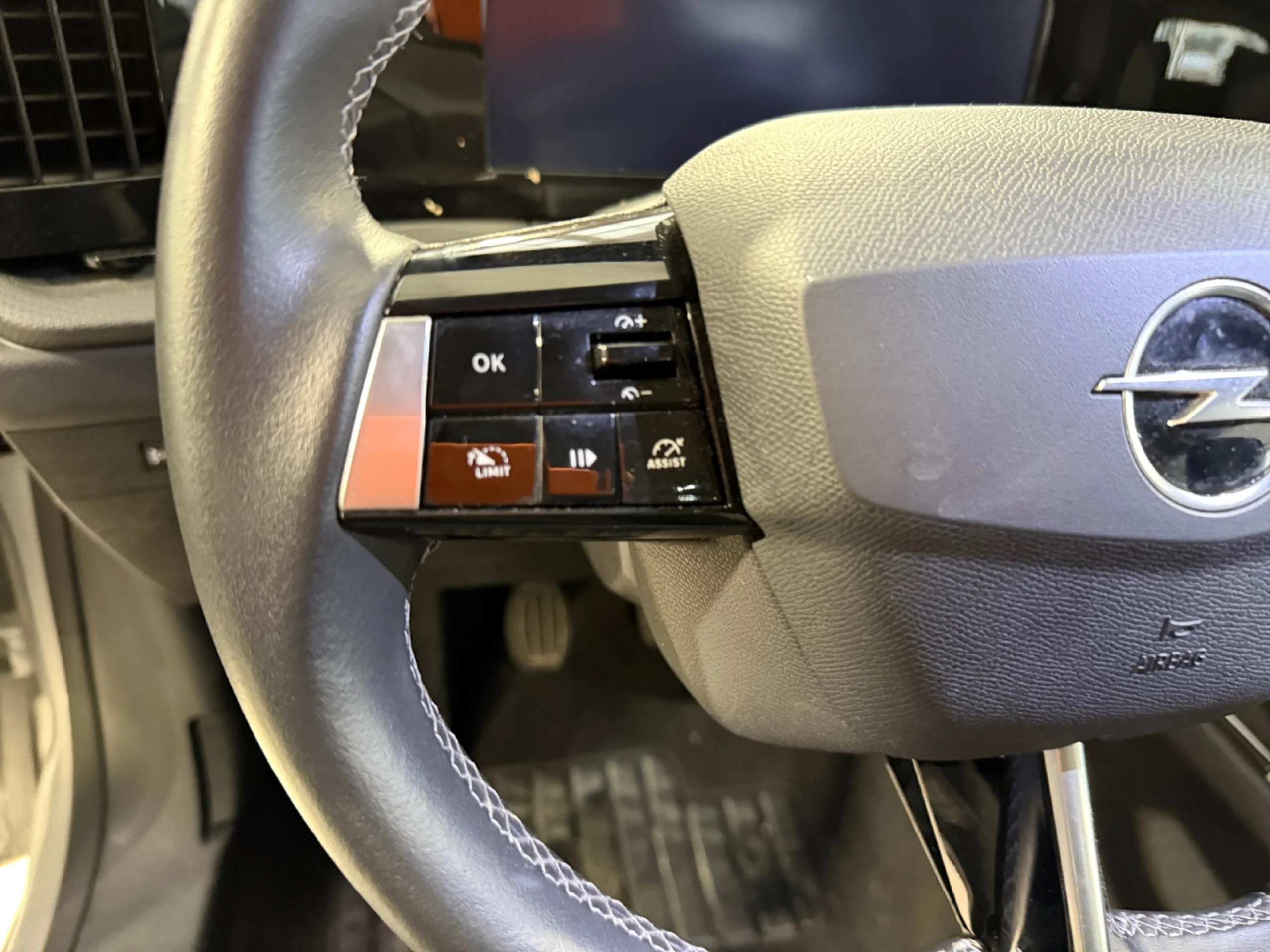 OPEL ASTRA 1.2T XHT 96KW (130CV) EDITION - Foto 9