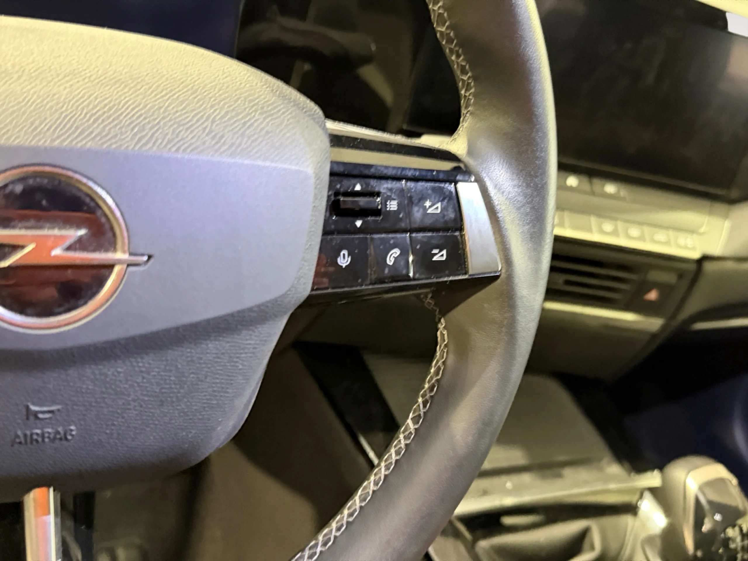 OPEL ASTRA 1.2T XHT 96KW (130CV) EDITION - Foto 10